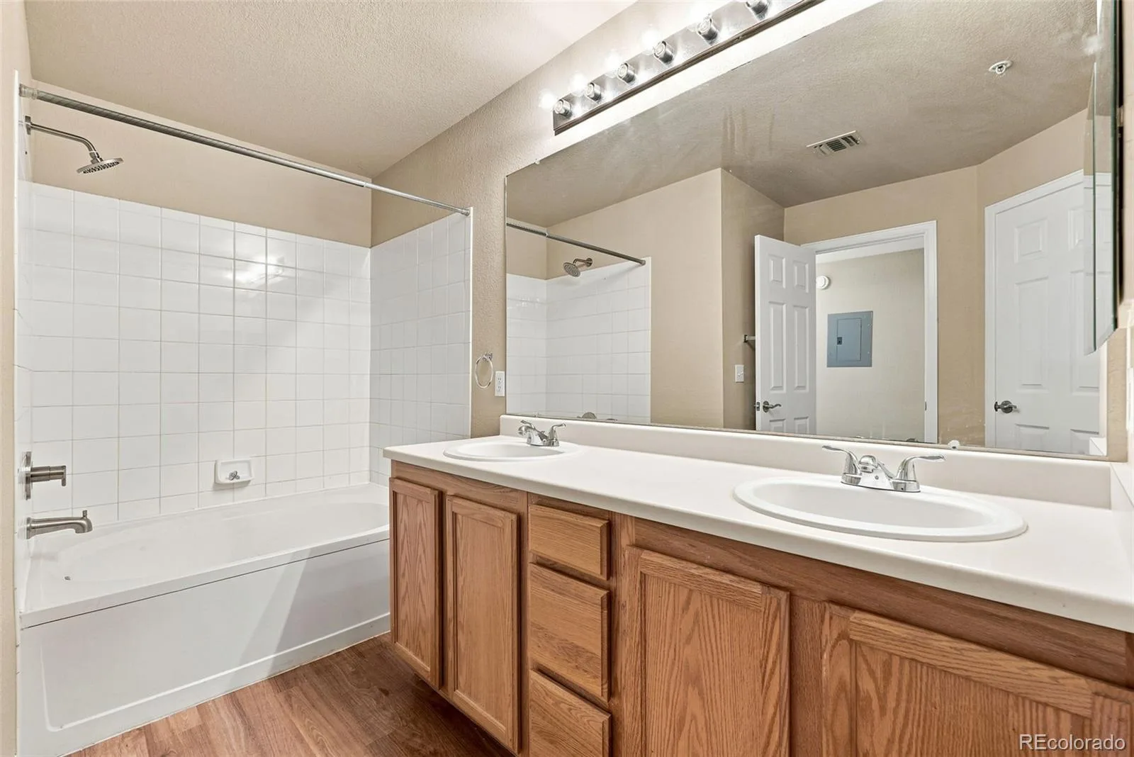 7440 S Blackhawk Street #15-306 Englewood CO 80112 | MLS #REC8919304 07162026194754 1600 27