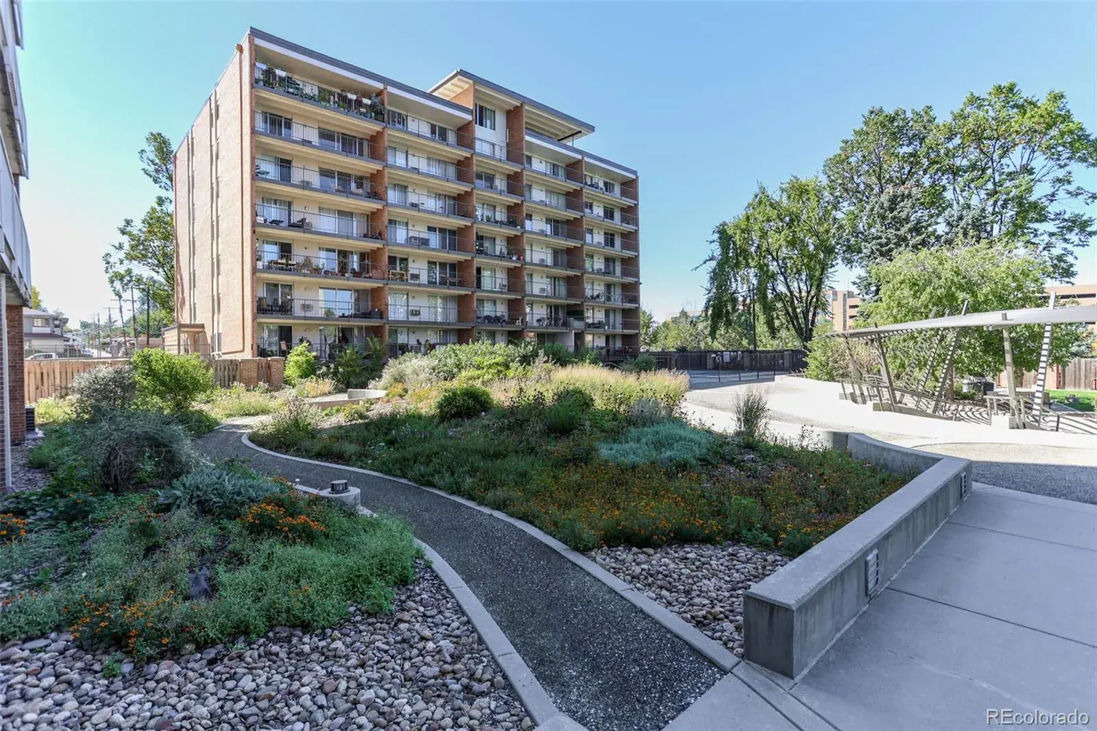 10062025153241 1600 32