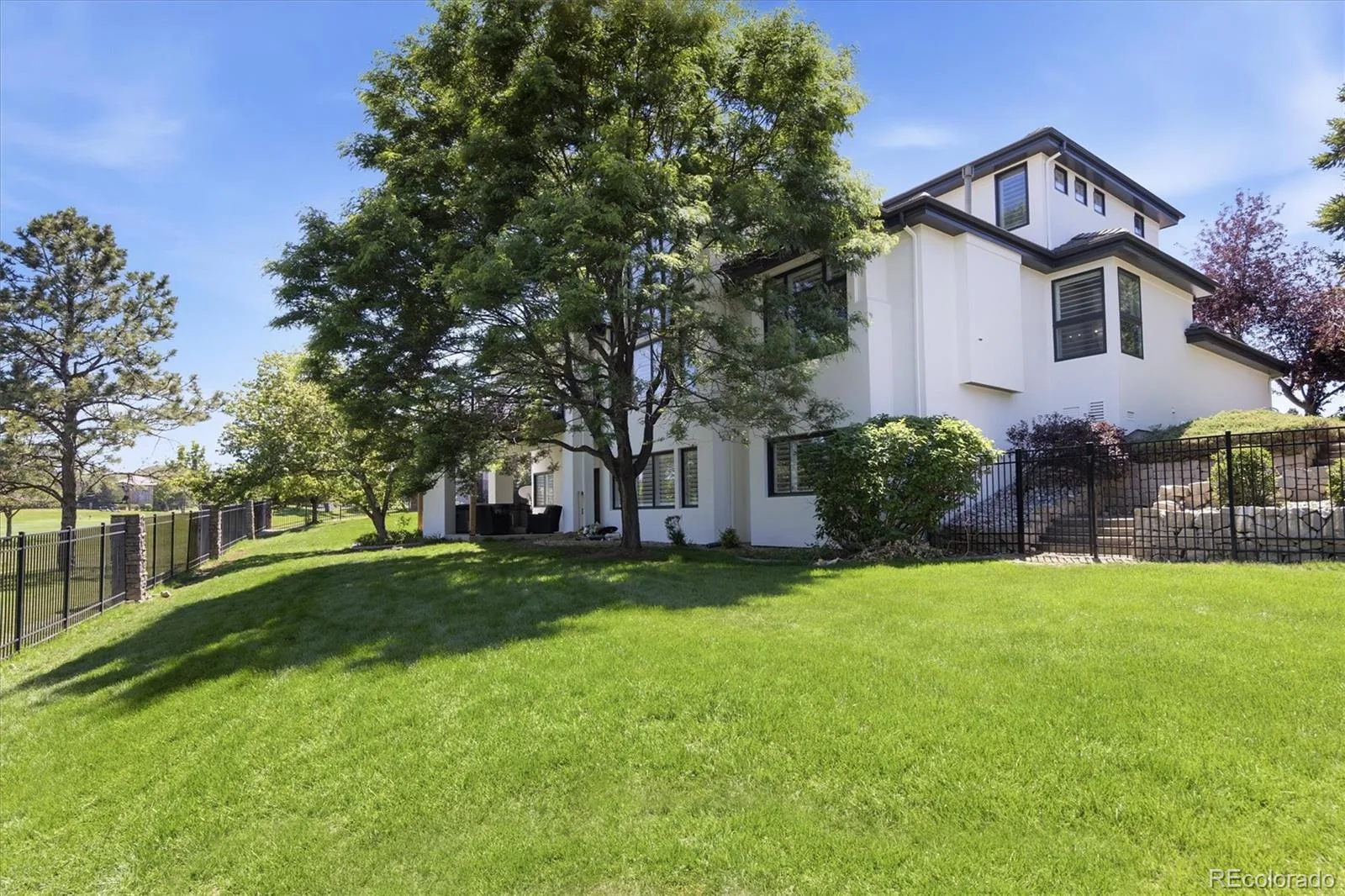 10008 Oak Tree Court Lone Tree CO 80124 MLS #REC8923026 06192026234218 1600 44