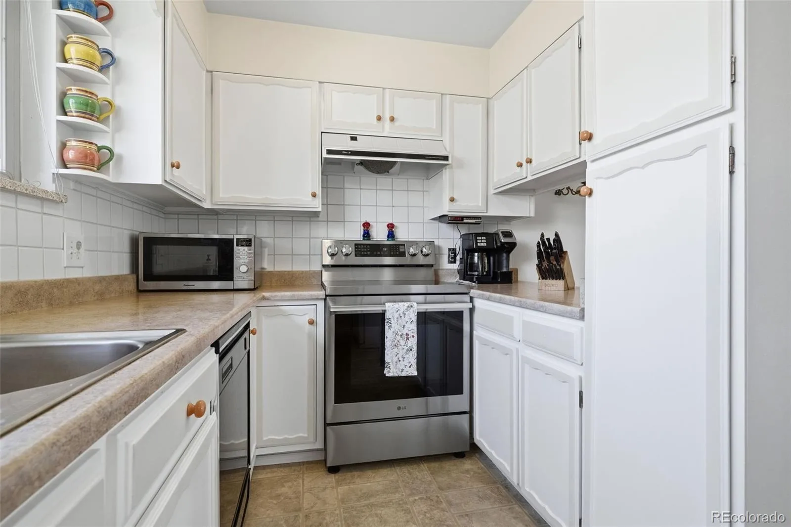 2654 S Ames Way Lakewood CO 80227 | MLS #REC8924434 08132026165408 1600 7