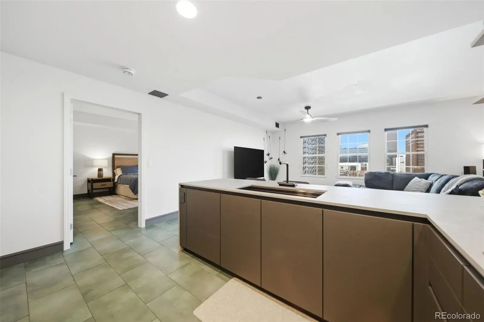 01132026000601 1600 16