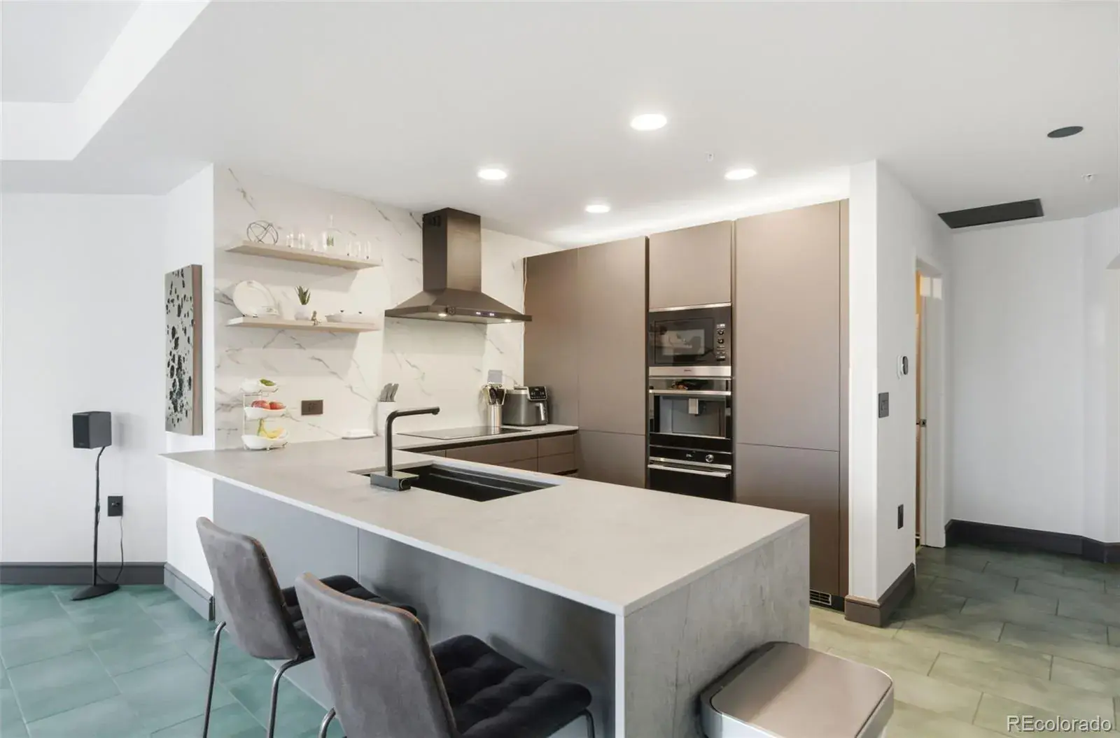 01132026000601 1600 7