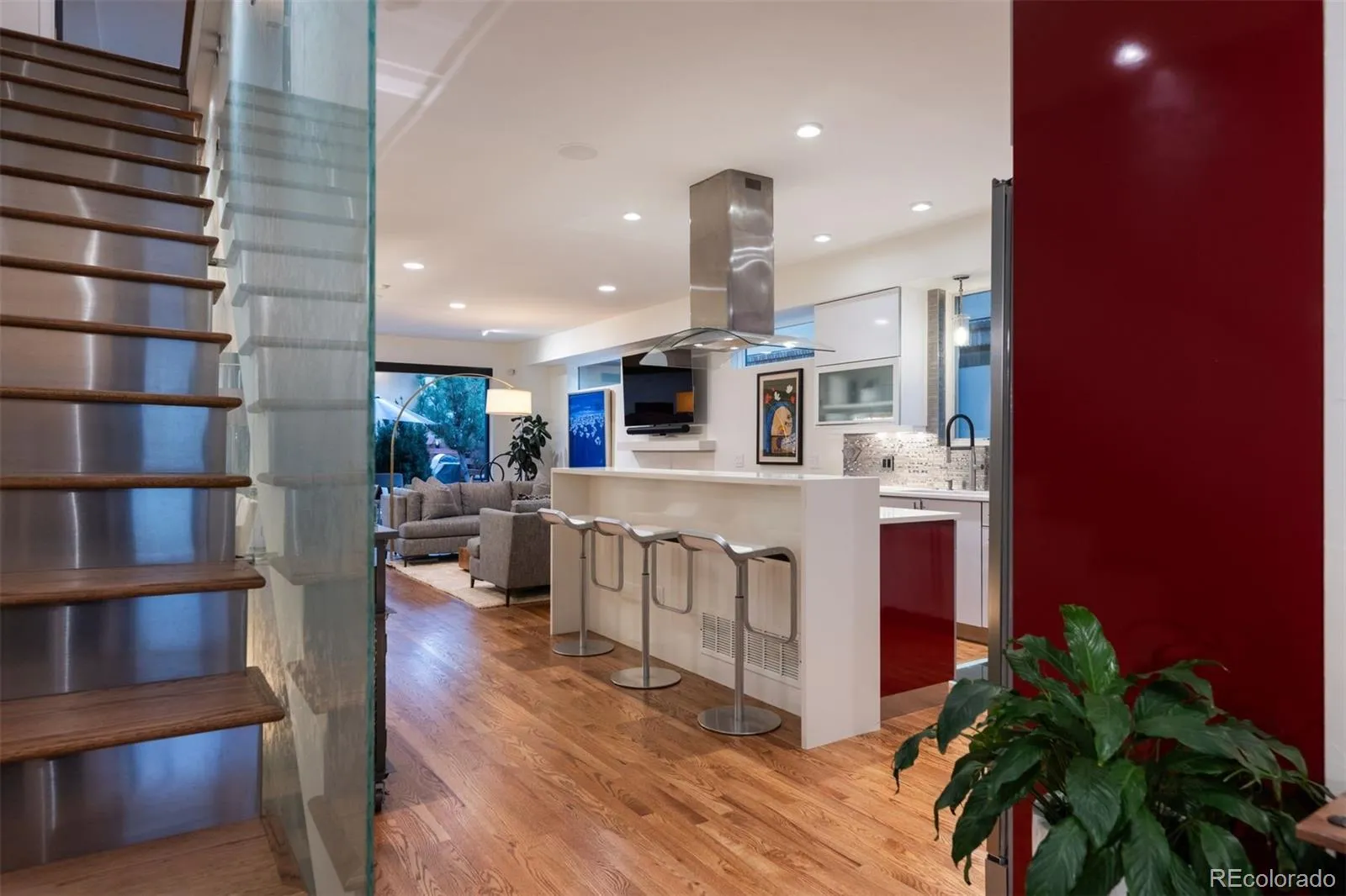 04042026202147 1600 18