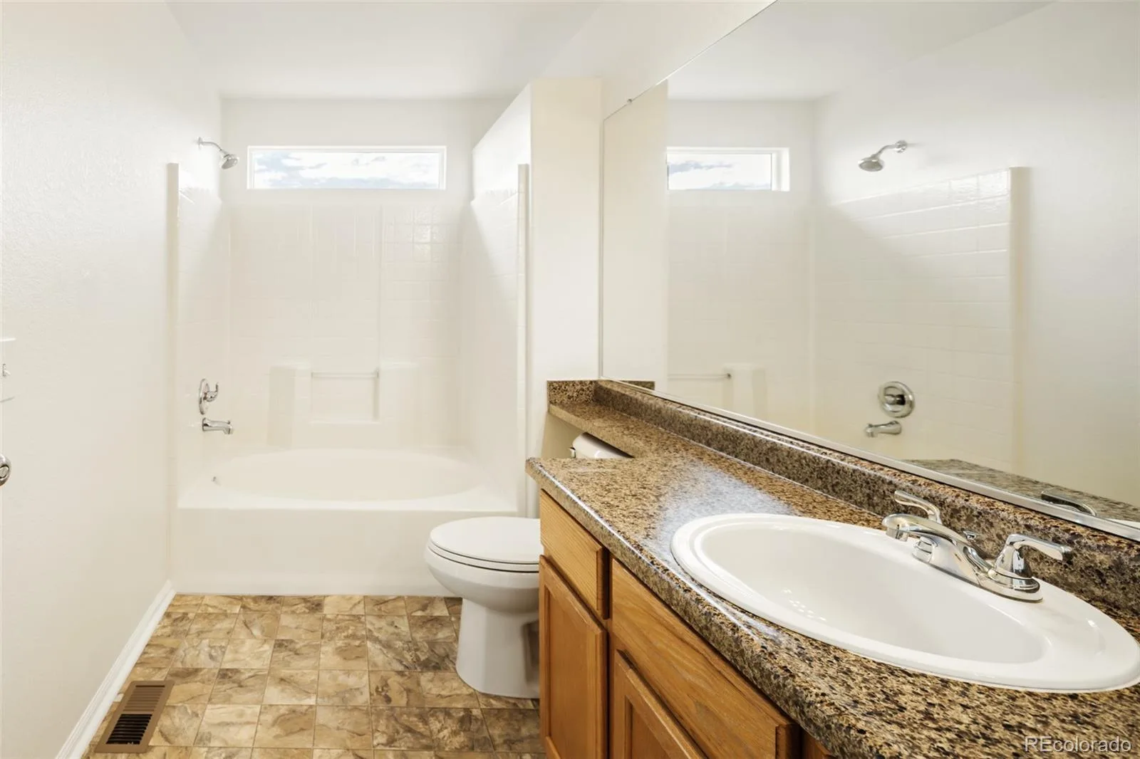 19926 E 40th Place Denver CO 80249 | MLS #REC8930719 09232026012300 1600 19