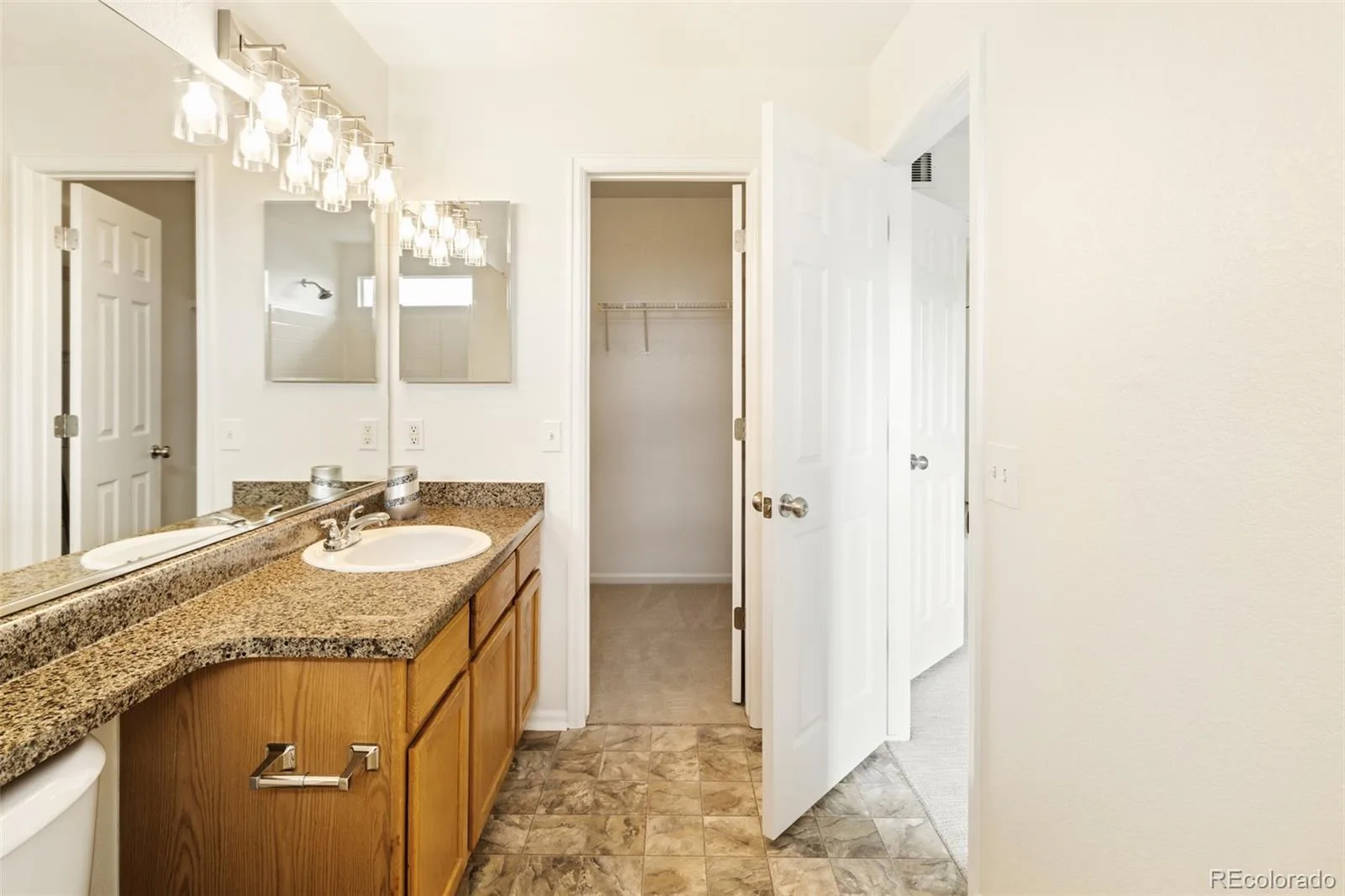 19926 E 40th Place Denver CO 80249 | MLS #REC8930719 09232026012300 1600 20