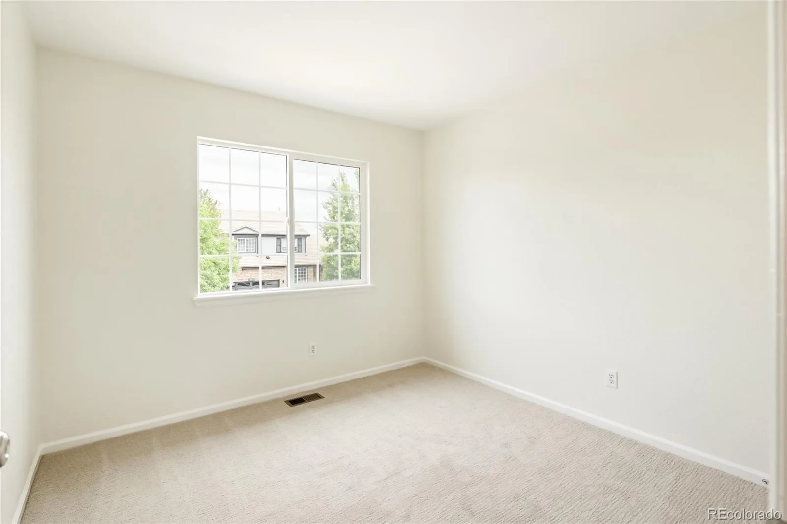 19926 E 40th Place Denver CO 80249 | MLS #REC8930719 09232026012300 1600 23