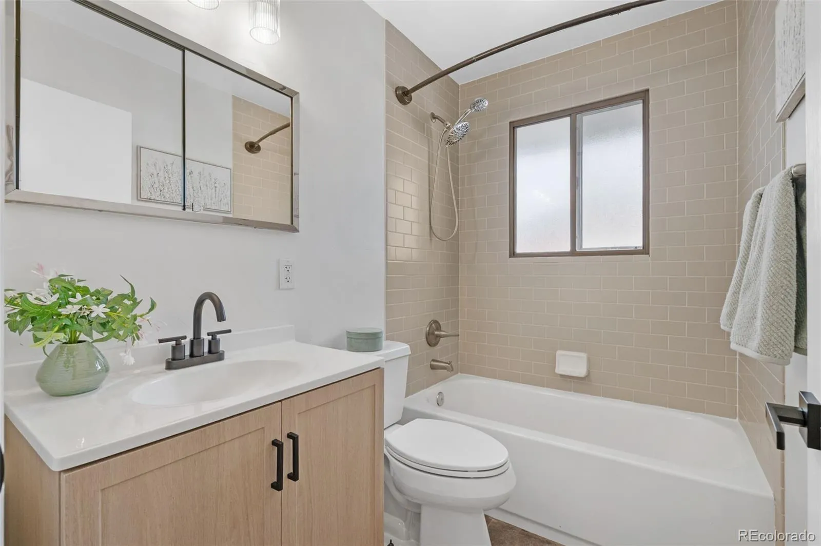 04152026235523 1600 23