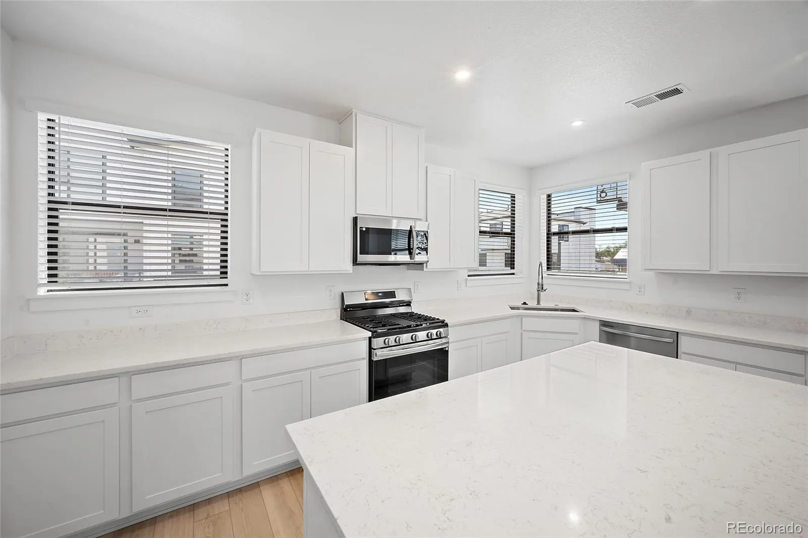 2078 S Holly Street #4 Denver CO 80222 | MLS #REC8938966 10022026004158 1600 2