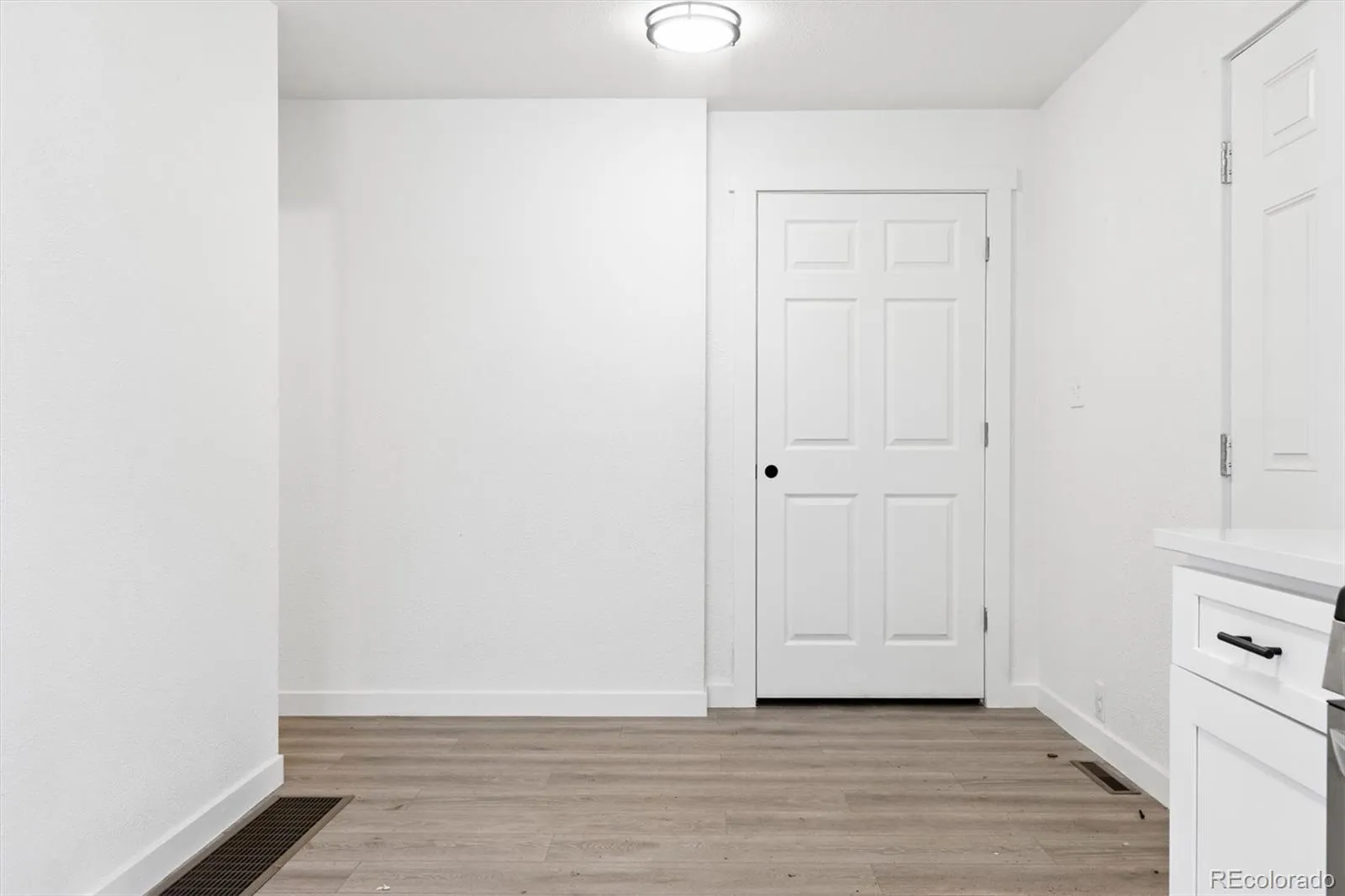 04162026213020 1600 10