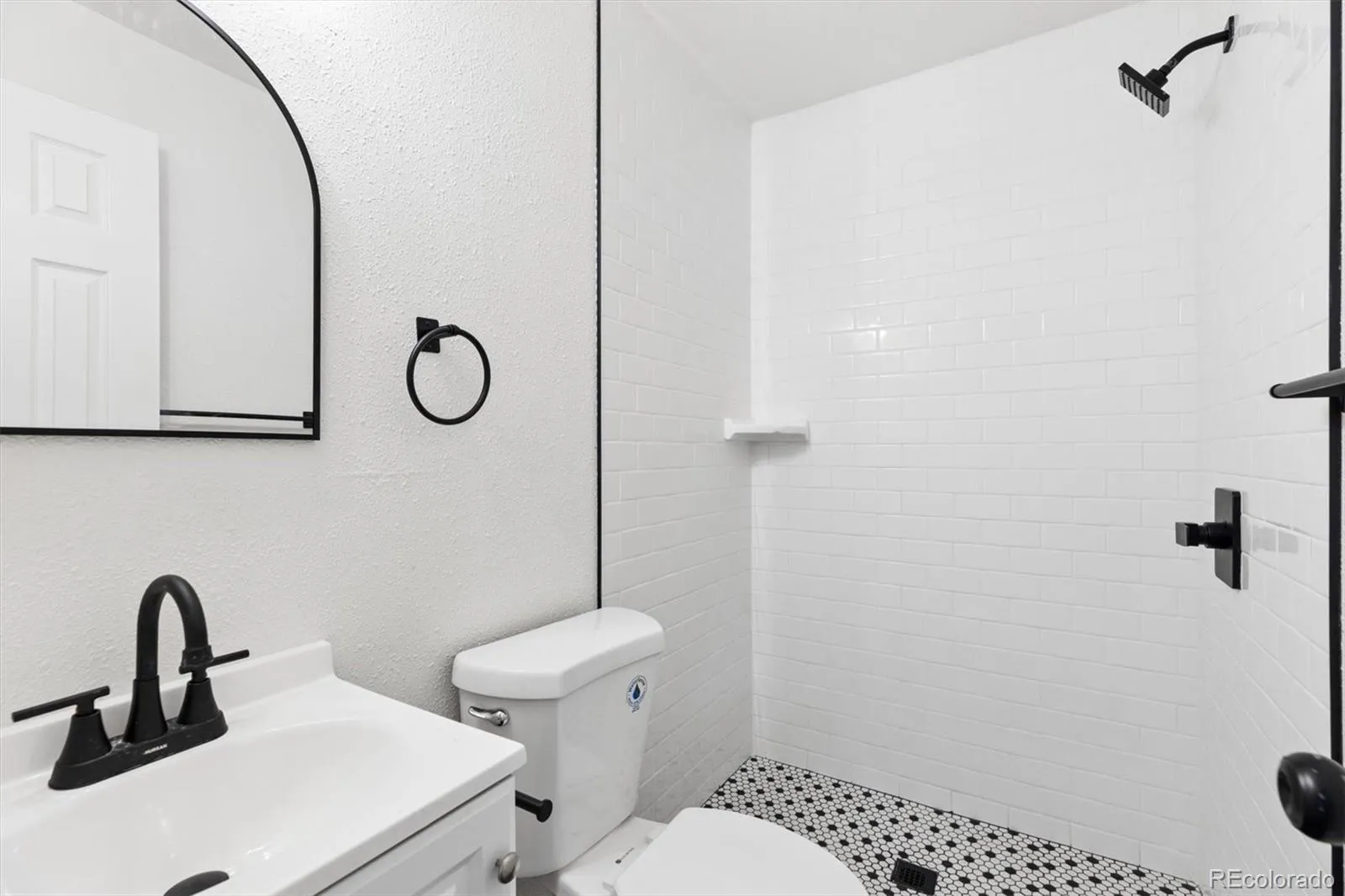 04162026213020 1600 17