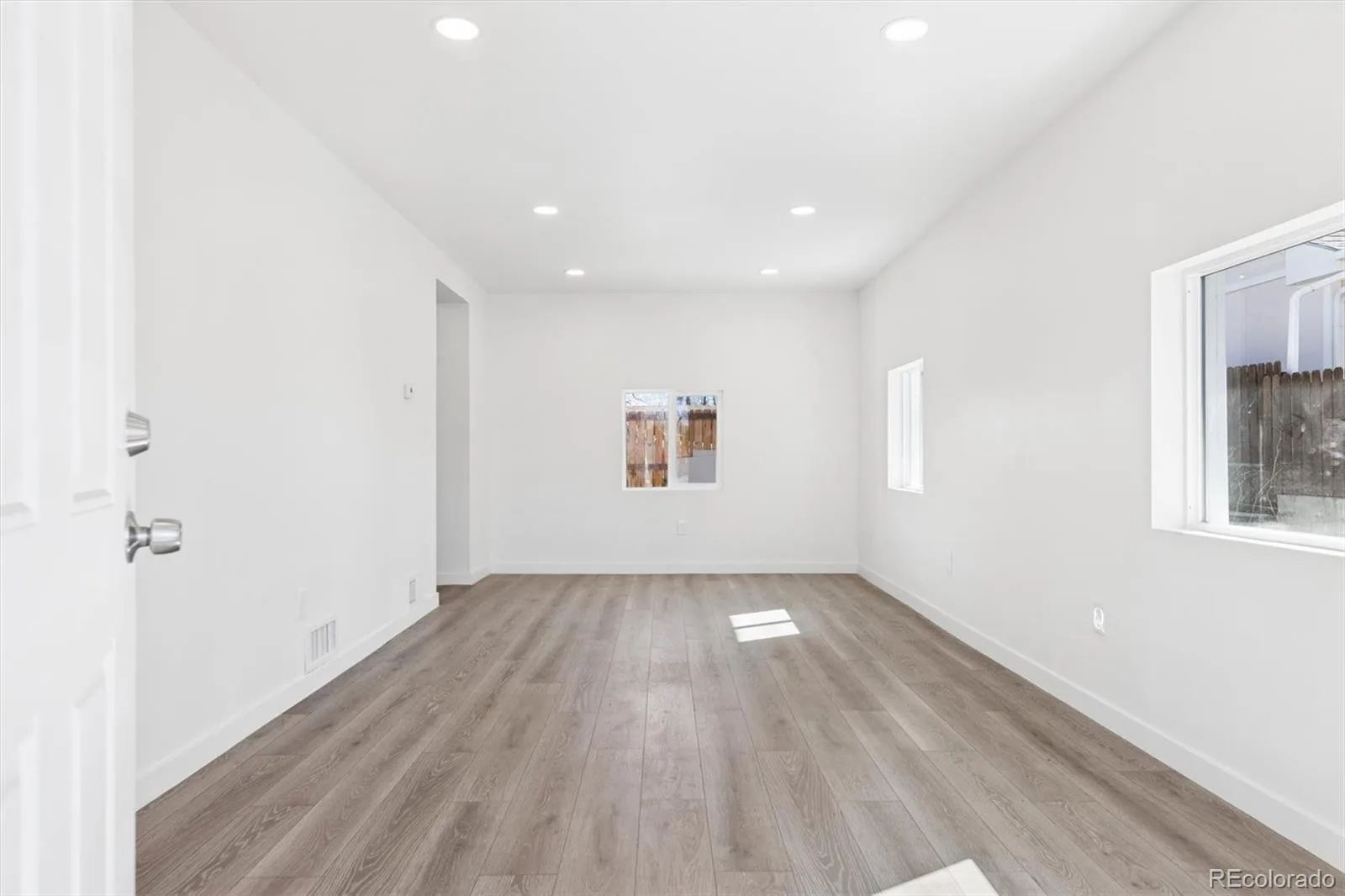 04162026213020 1600 2