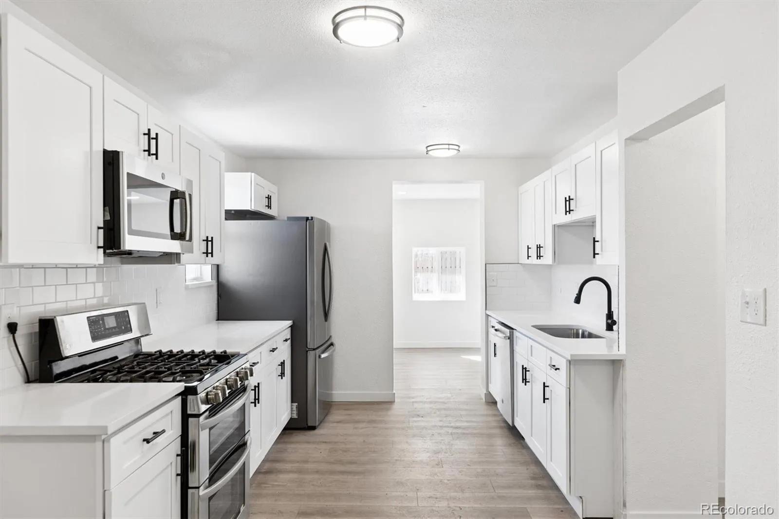 04162026213020 1600 8