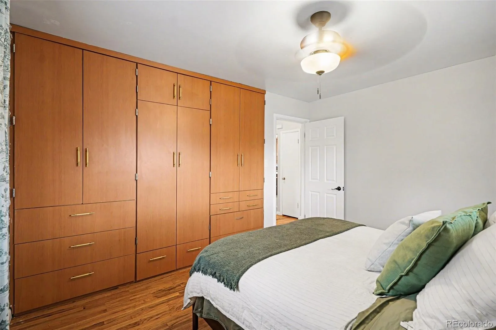 04092026143635 1600 18