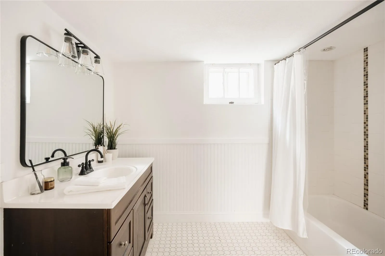 04142026230845 1600 36