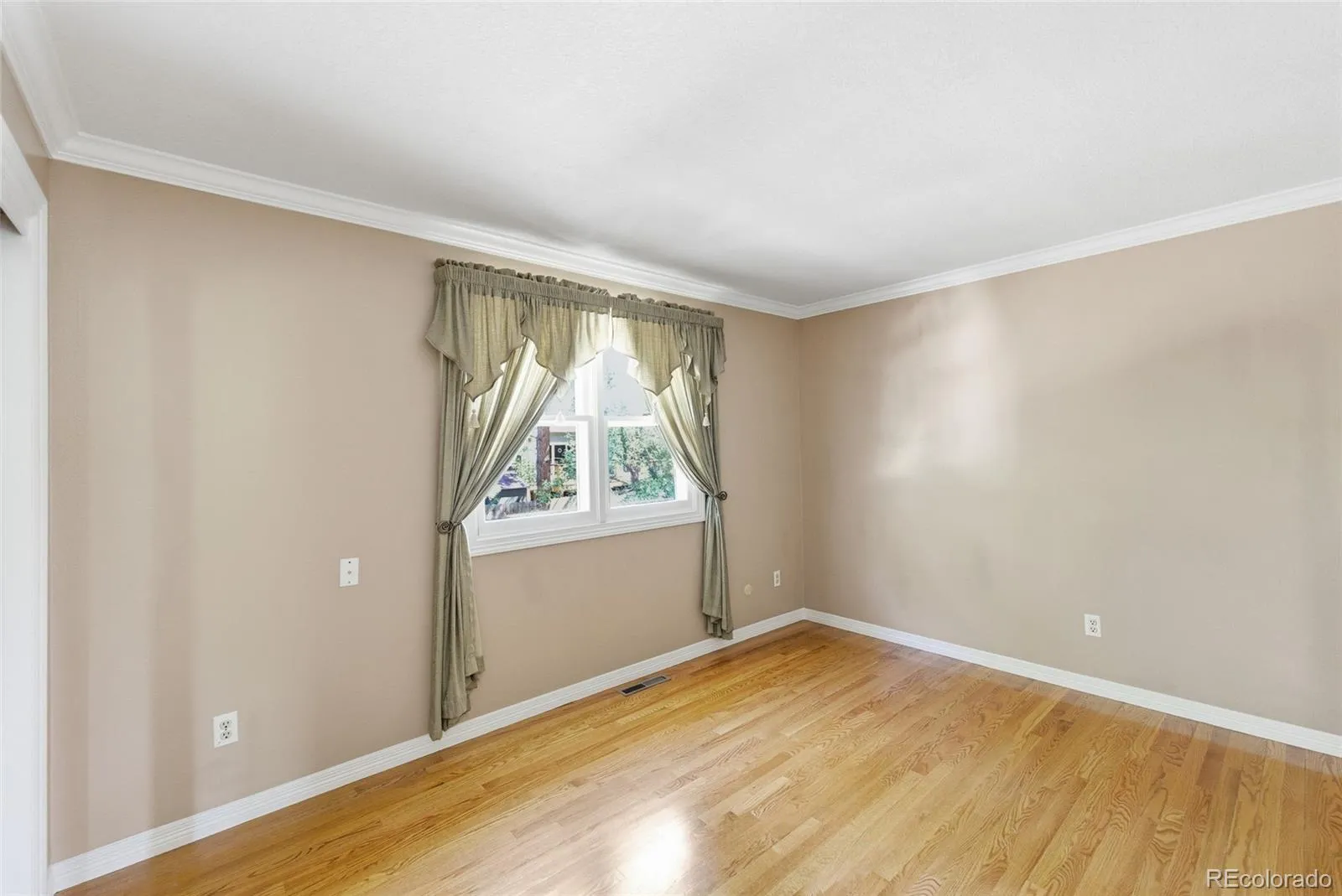 10855 W 73rd Place Arvada CO 80005 MLS #REC8947046 05252026212246 1600 29