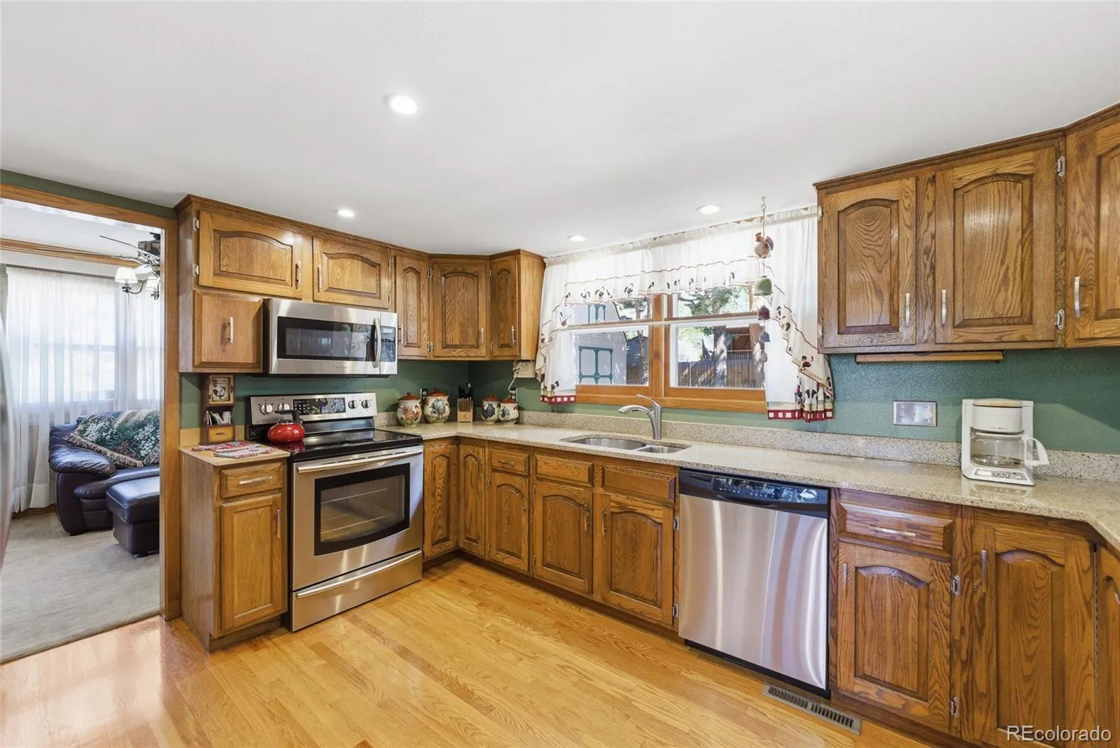 10855 W 73rd Place Arvada CO 80005 MLS #REC8947046 05252026212246 1600 8