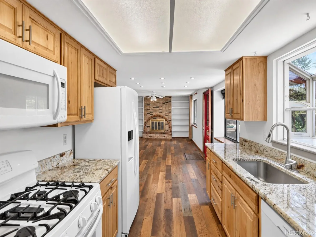 1079 S Joplin Way Aurora CO 80017 | MLS #REC8947878 09232026155855 1200 6