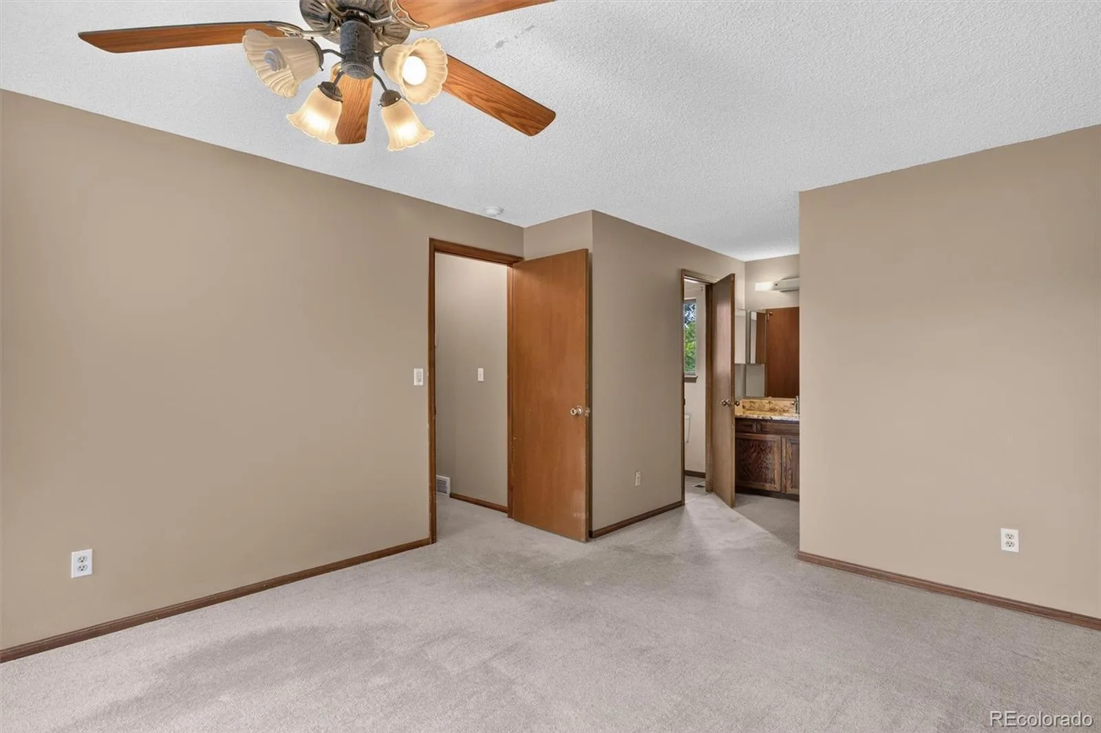 1079 S Joplin Way Aurora CO 80017 | MLS #REC8947878 09232026155855 1600 19