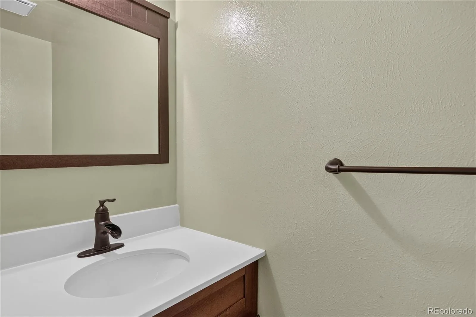 1079 S Joplin Way Aurora CO 80017 | MLS #REC8947878 09232026155855 1600 9