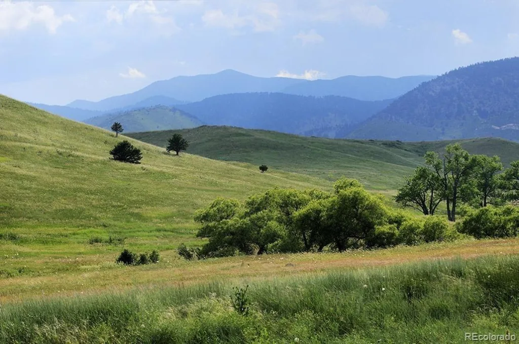 16682 W 86th Drive Arvada CO 80007 | MLS #REC8948770 08262026032205 1024 44