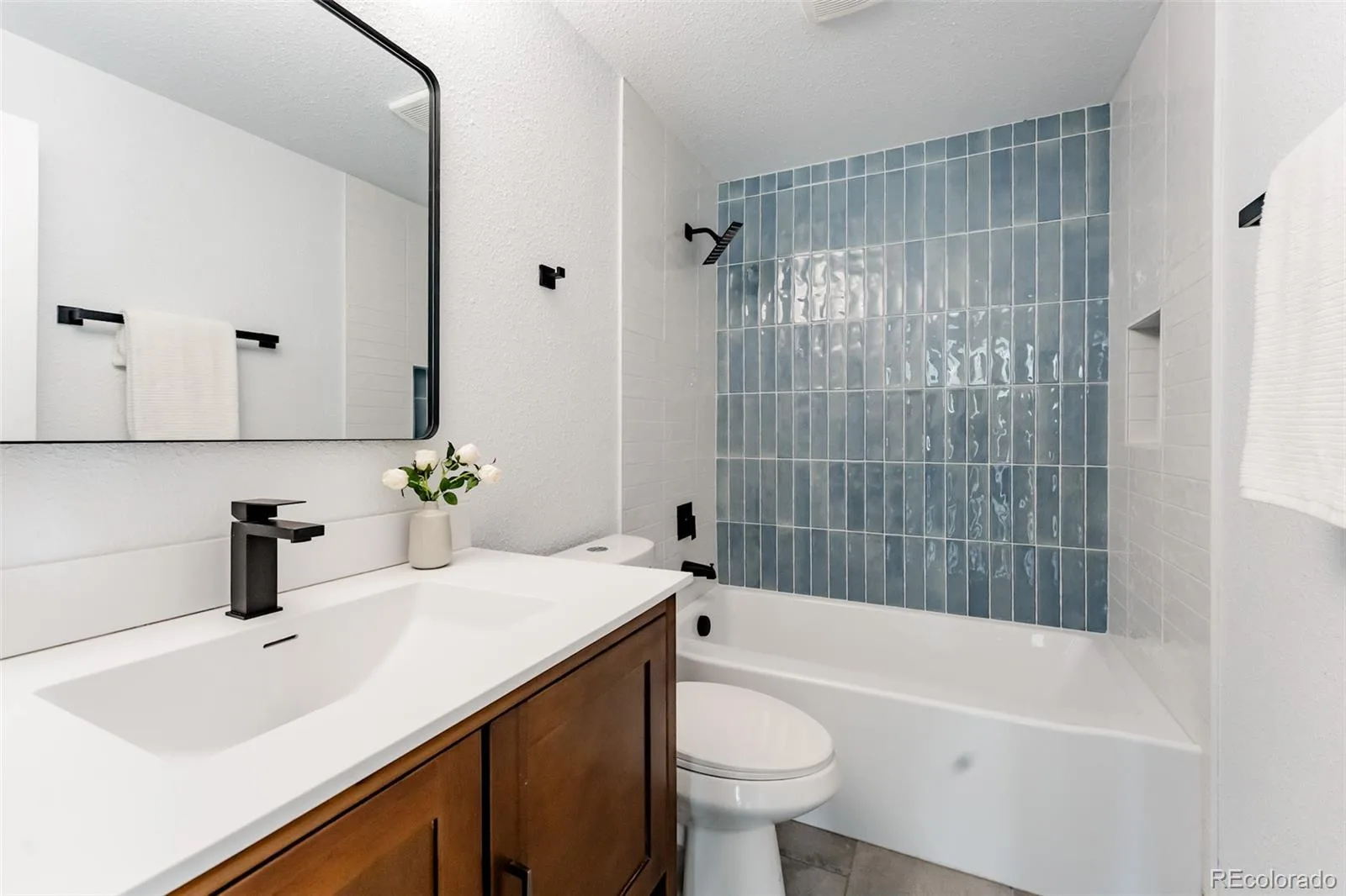 6272 S Garfield Drive Centennial CO 80121 | MLS #REC8951405 08122026212656 1600 31