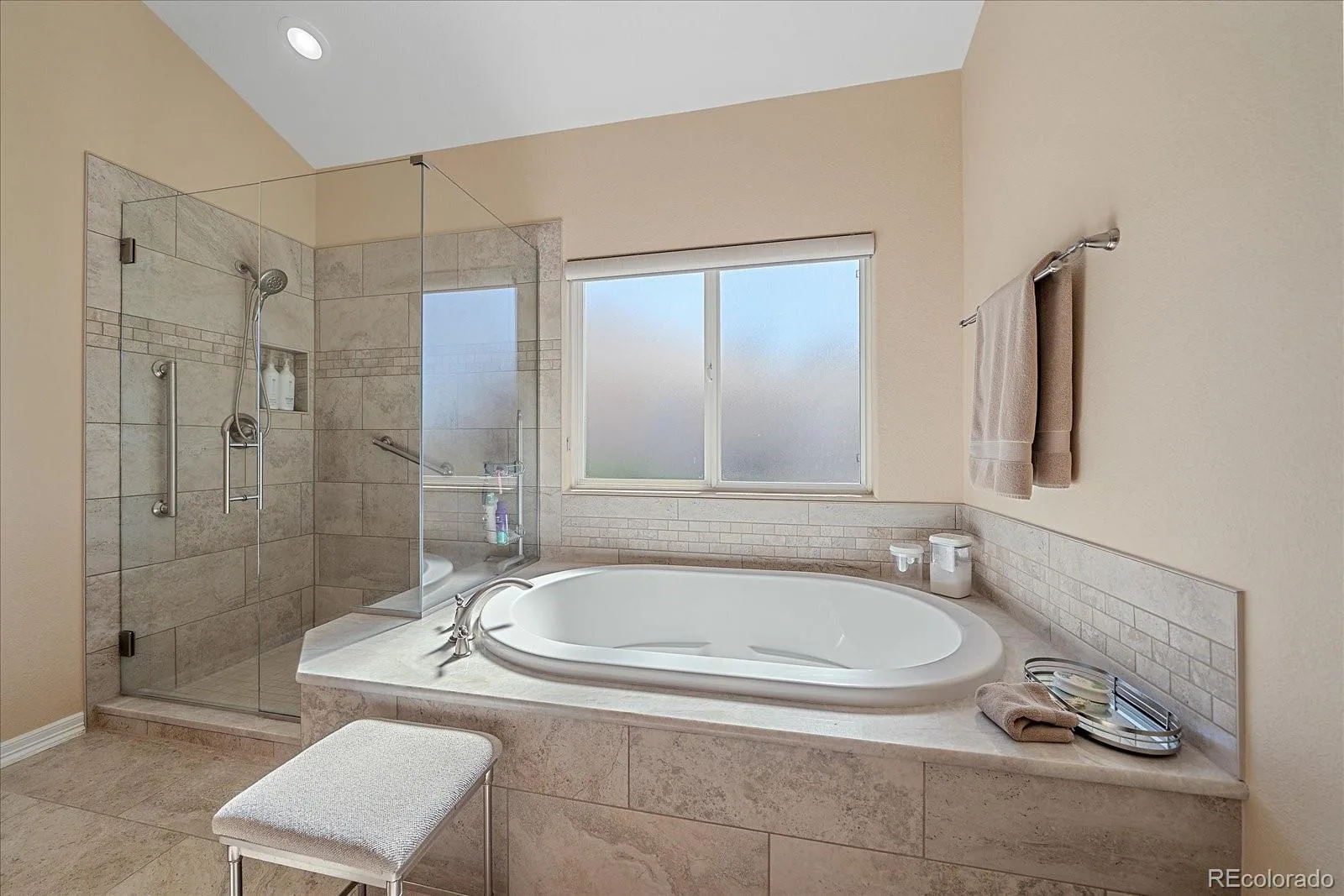 22066 E Chestnut Place Aurora CO 80016 | MLS #REC8954111 10092026024615 1600 24