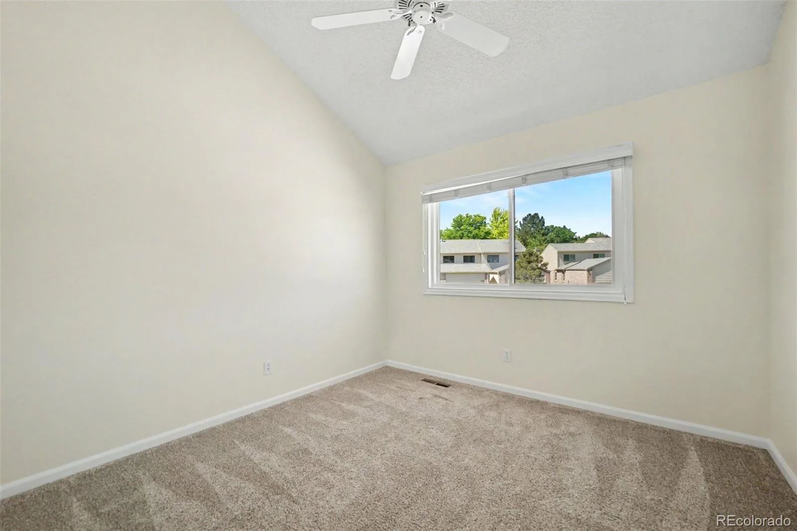 7590 S Cove Circle Littleton CO 80122 | MLS #REC8955520 08242026230440 1600 17