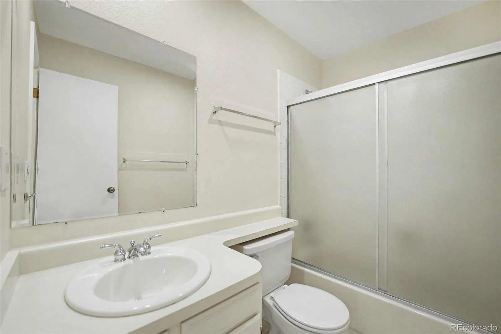 7590 S Cove Circle Littleton CO 80122 | MLS #REC8955520 08242026230440 1600 19