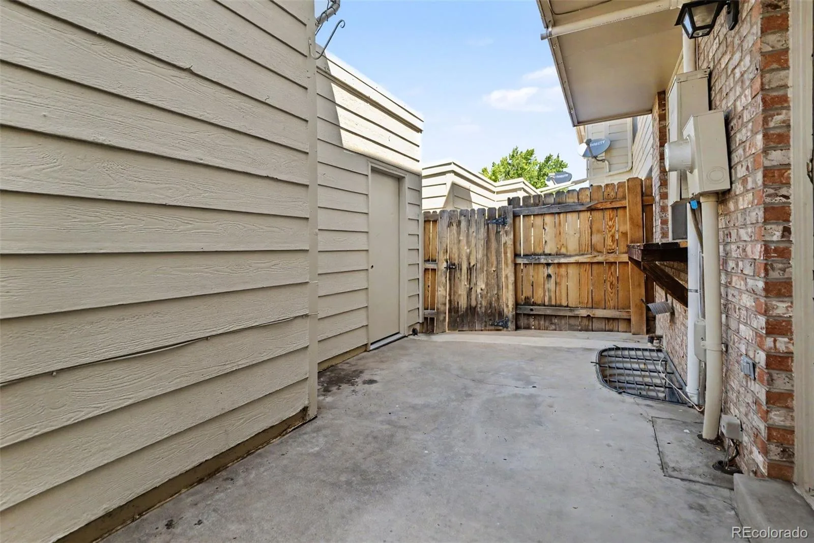 7590 S Cove Circle Littleton CO 80122 | MLS #REC8955520 08242026230440 1600 23