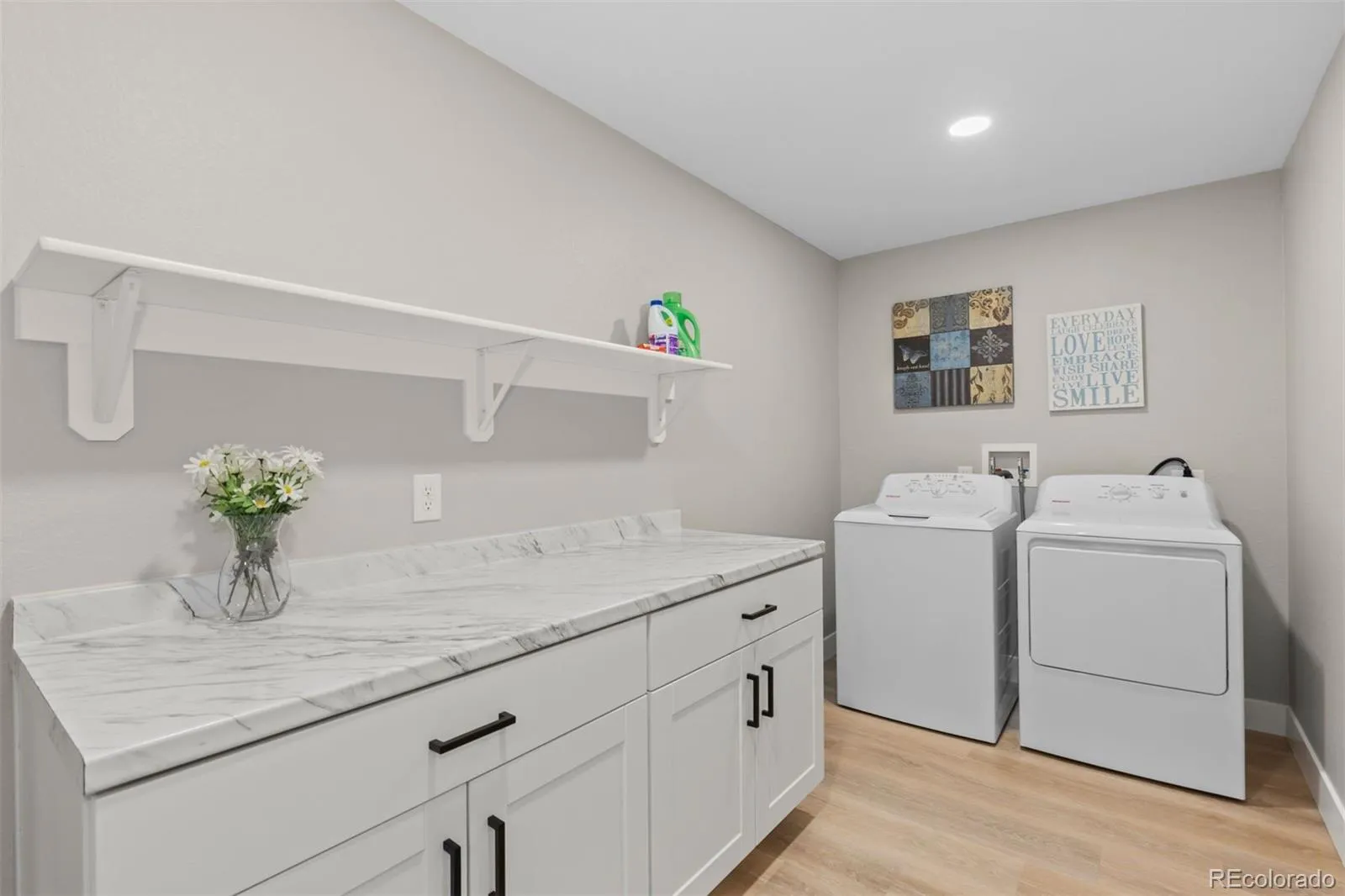 7358 Canyonpoint Road Castle Pines CO 80108 MLS #REC8958134 05202026001424 1600 37