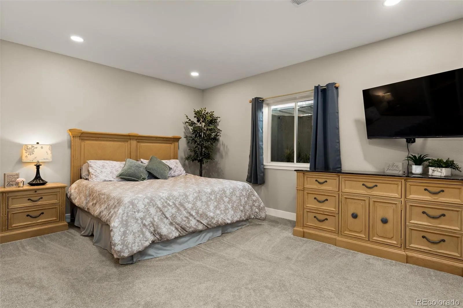 7358 Canyonpoint Road Castle Pines CO 80108 MLS #REC8958134 05202026001424 1600 39