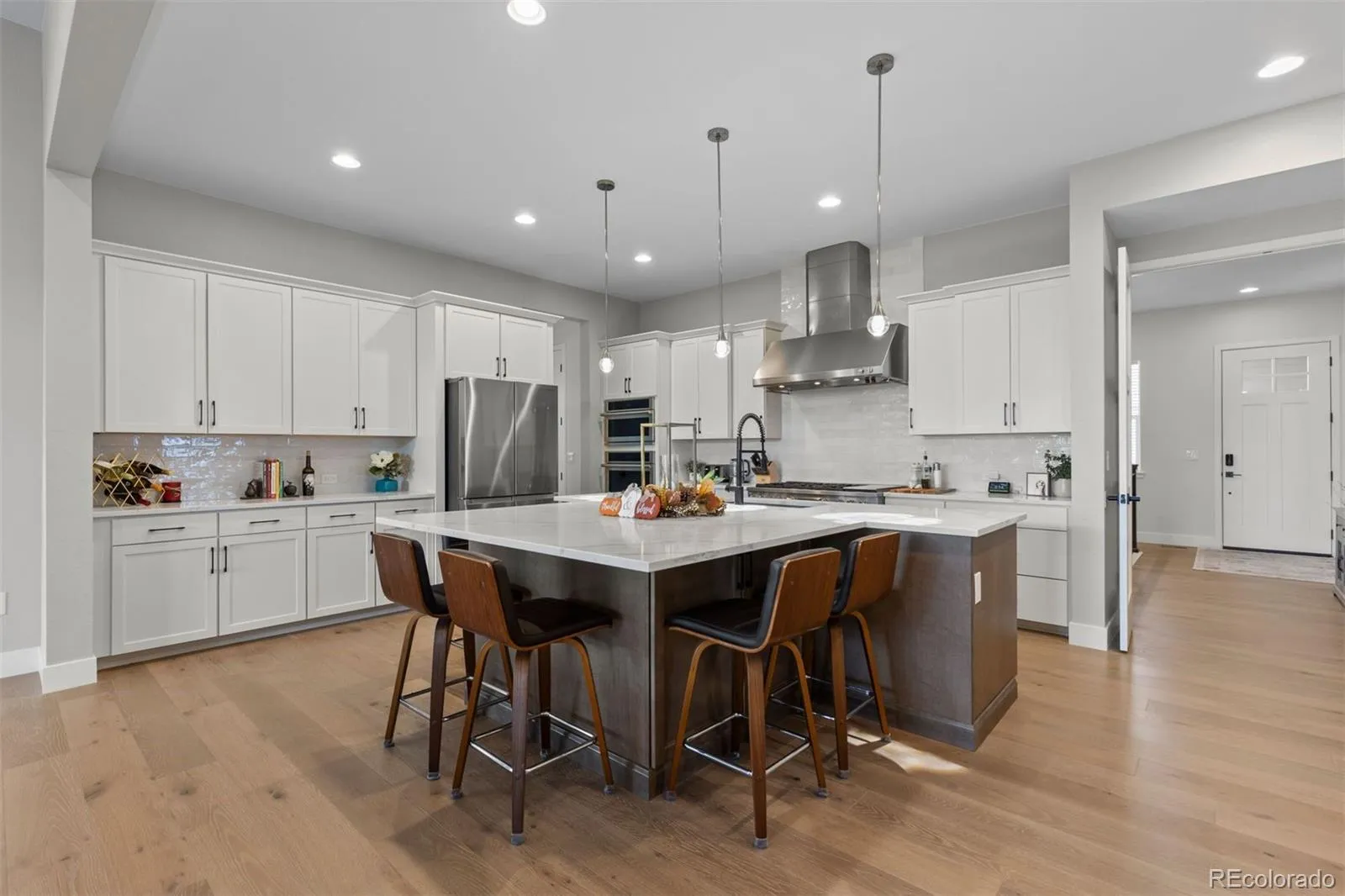 7358 Canyonpoint Road Castle Pines CO 80108 MLS #REC8958134 05202026001424 1600 4