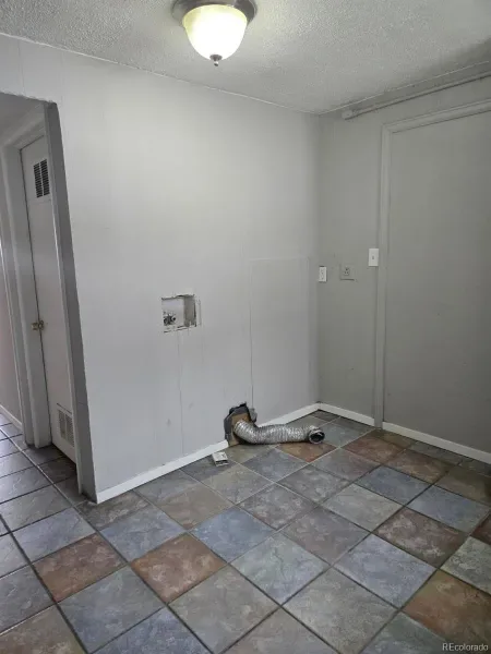 03112026185811 800 17