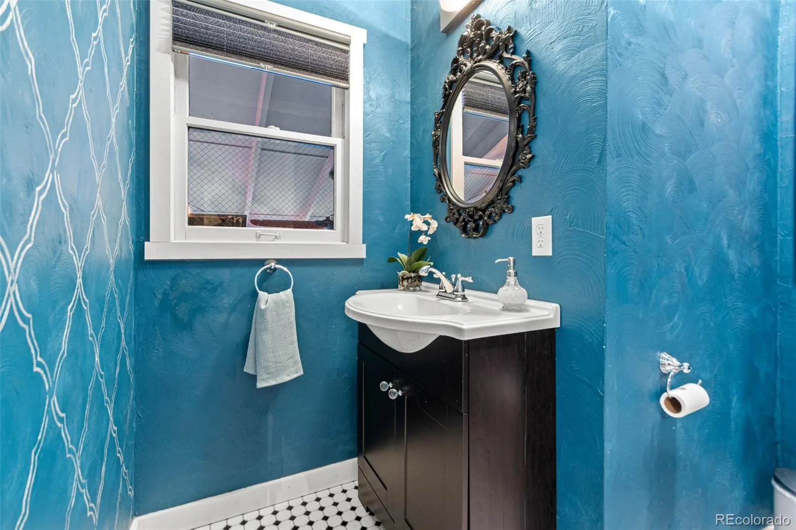 04162026235209 1600 11