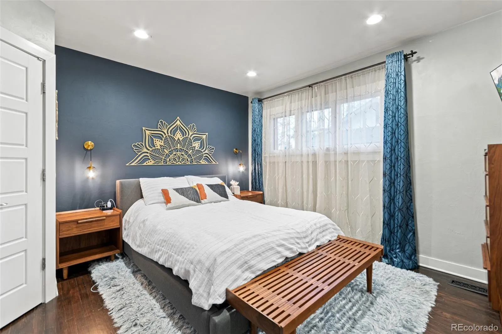 04162026235209 1600 12