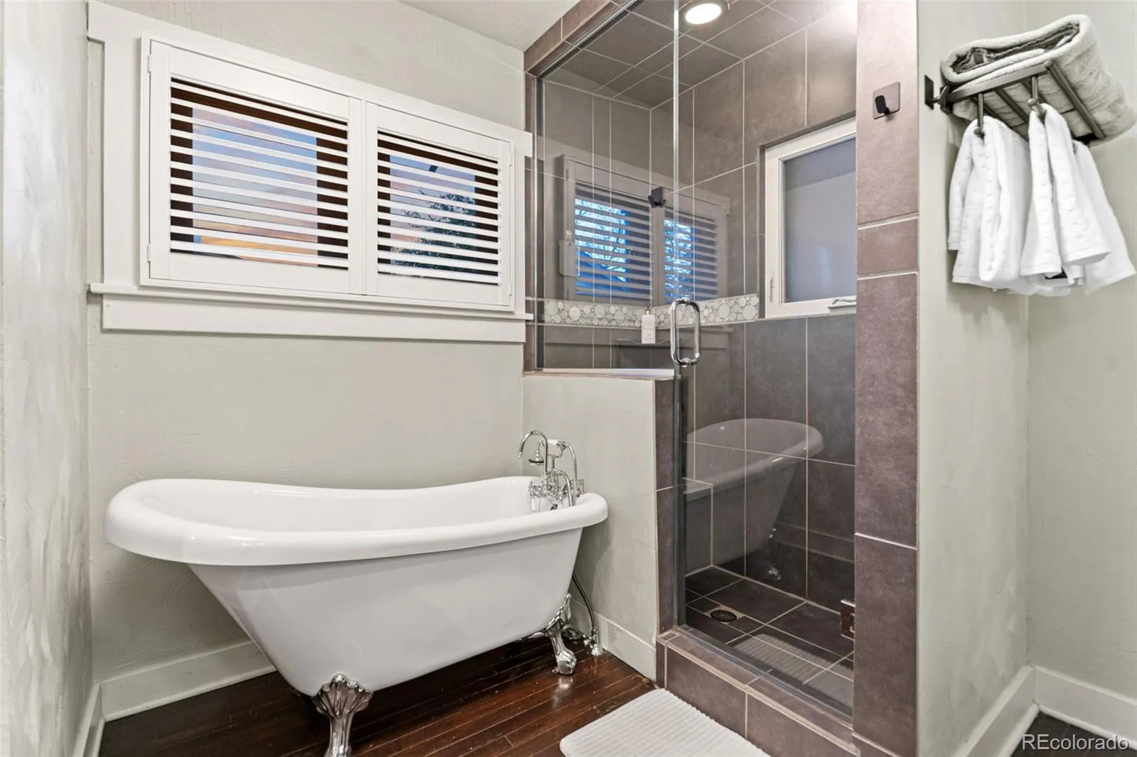 04162026235209 1600 15