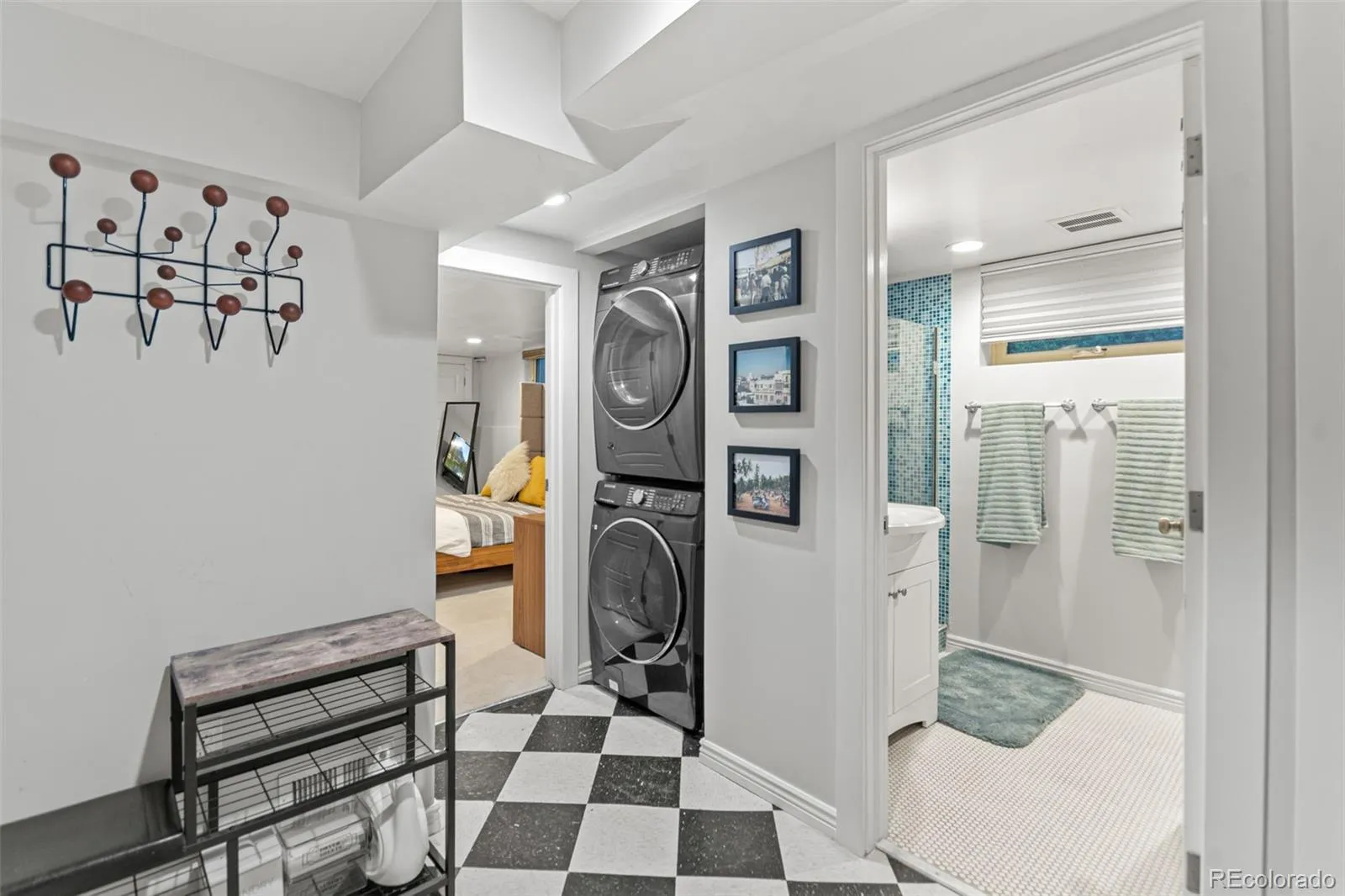 04162026235209 1600 16