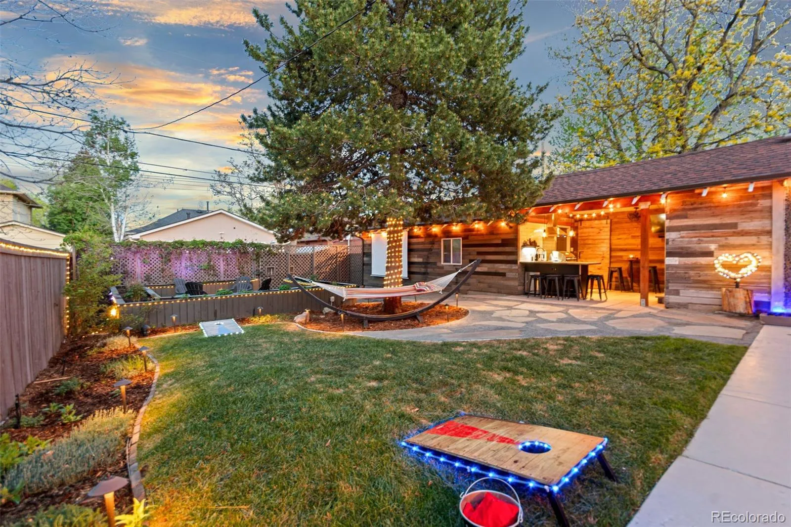 04162026235209 1600 30