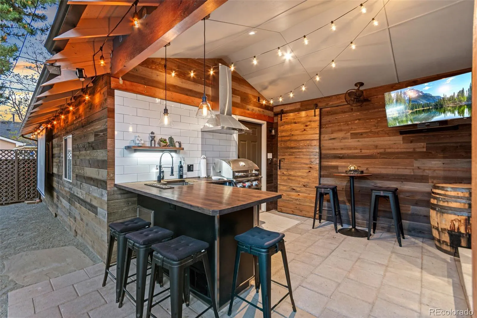 04162026235209 1600 32