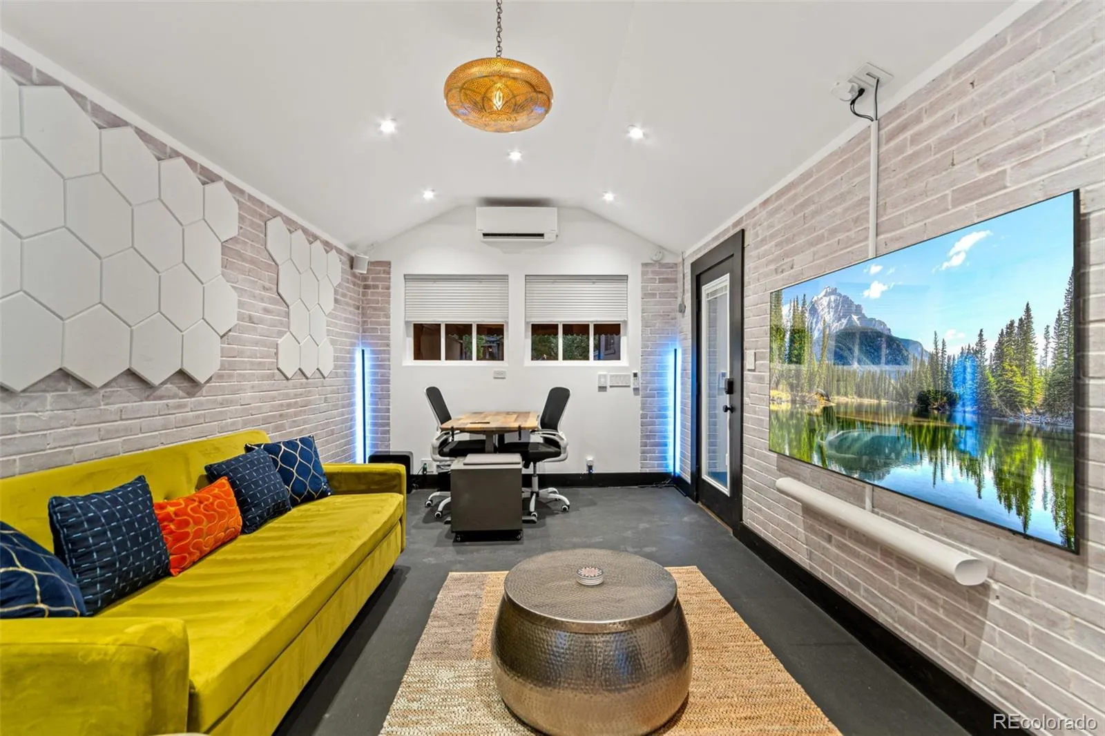 04162026235209 1600 39