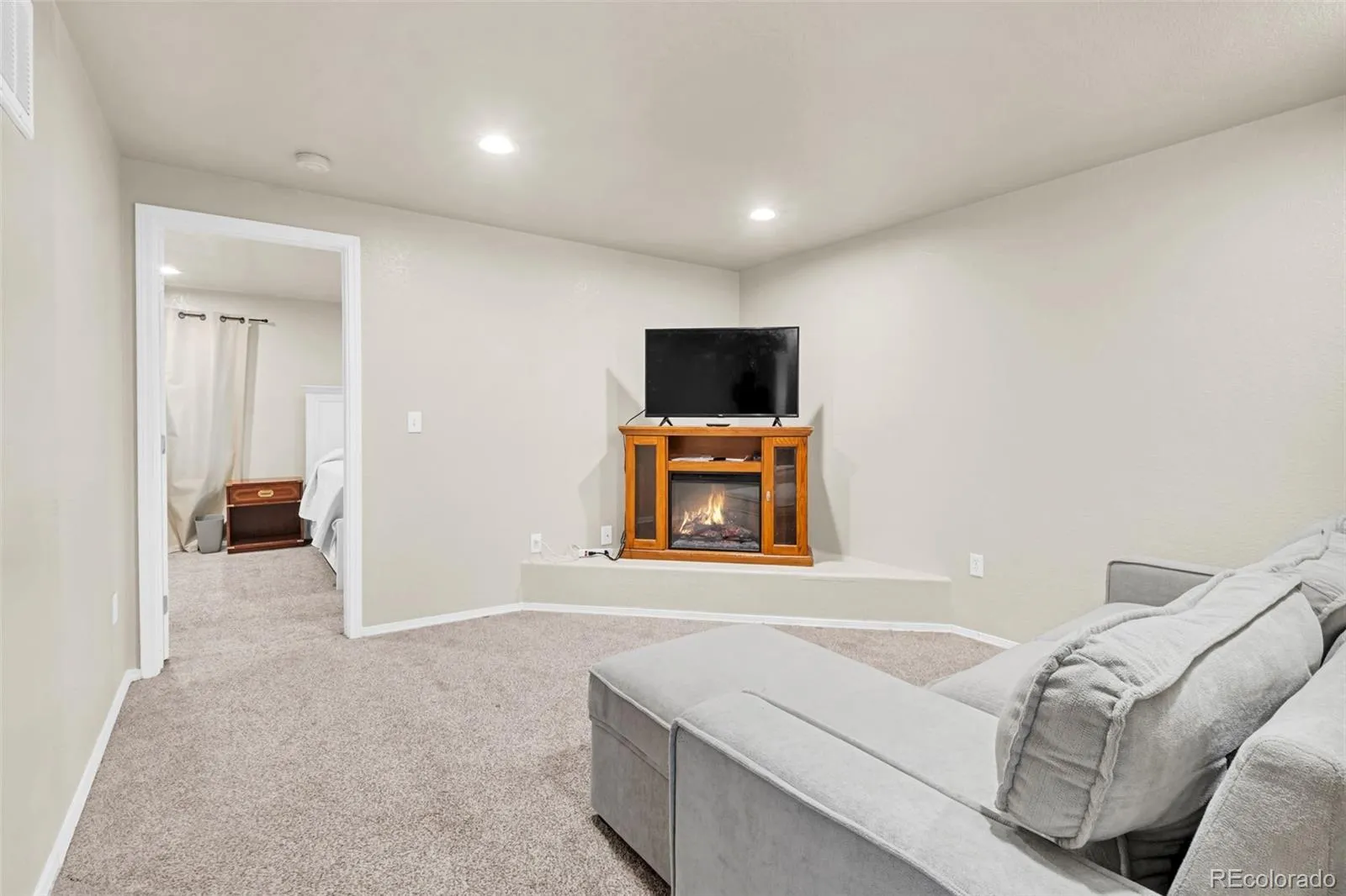 19531 E 40th Place Denver CO 80249 MLS #REC8963635 05132026211045 1600 16