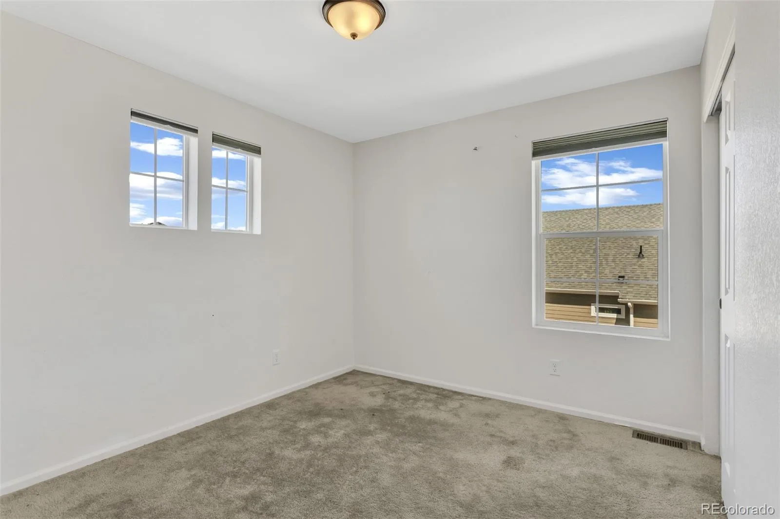 4448 Riviera Court Aurora CO 80019 MLS #REC8967474 06042026143807 1600 15