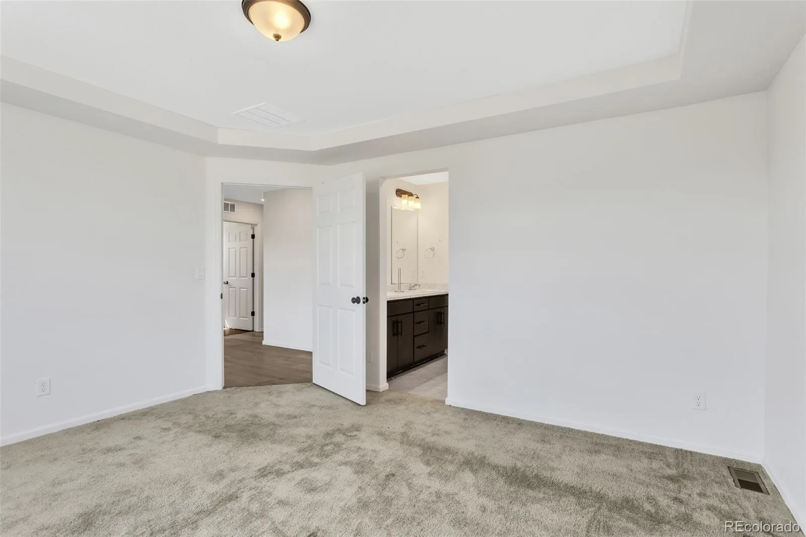 4448 Riviera Court Aurora CO 80019 MLS #REC8967474 06042026143807 1600 18