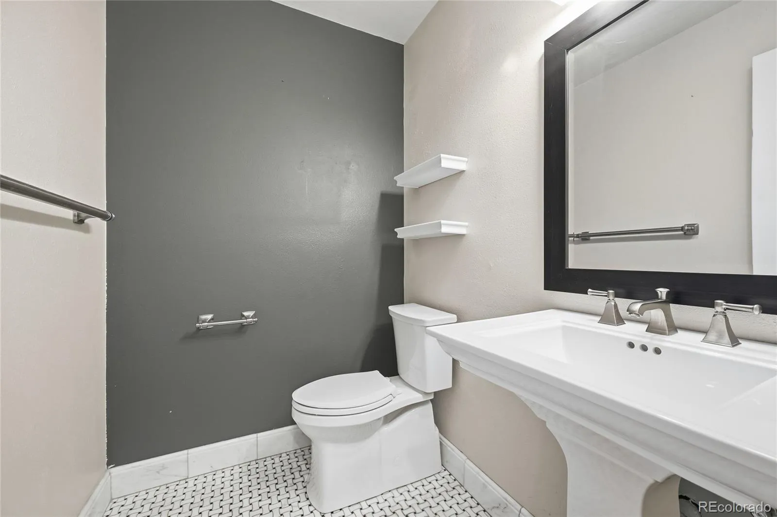 9200 E Cherry Creek South Drive #52 Denver CO 80231 MLS #REC8968567 05152026201412 1600 13