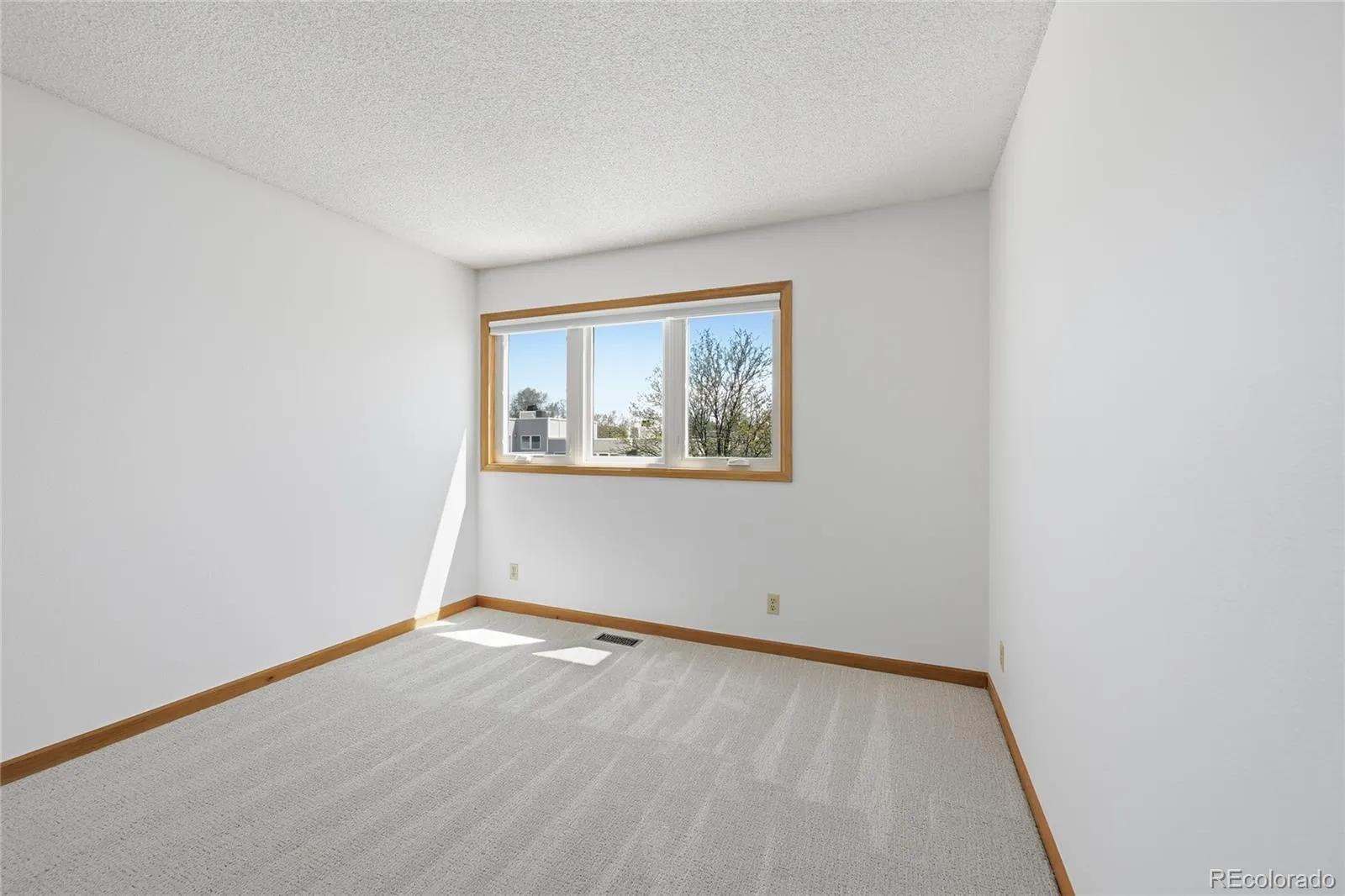 9200 E Cherry Creek South Drive #52 Denver CO 80231 MLS #REC8968567 05152026201412 1600 22