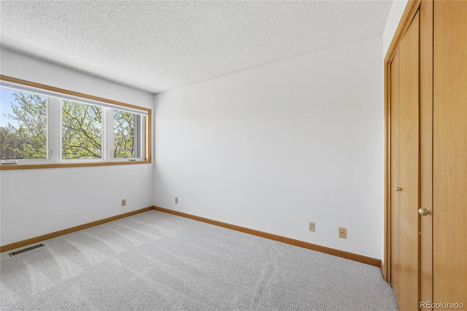 9200 E Cherry Creek South Drive #52 Denver CO 80231 MLS #REC8968567 05152026201412 1600 24