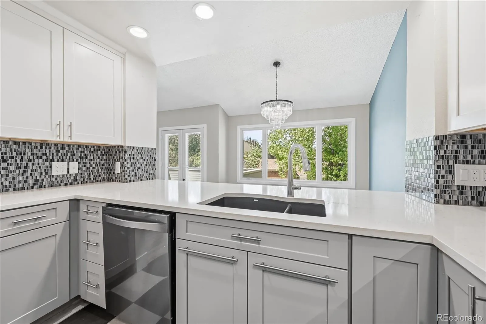 9200 E Cherry Creek South Drive #52 Denver CO 80231 MLS #REC8968567 05152026201412 1600 8