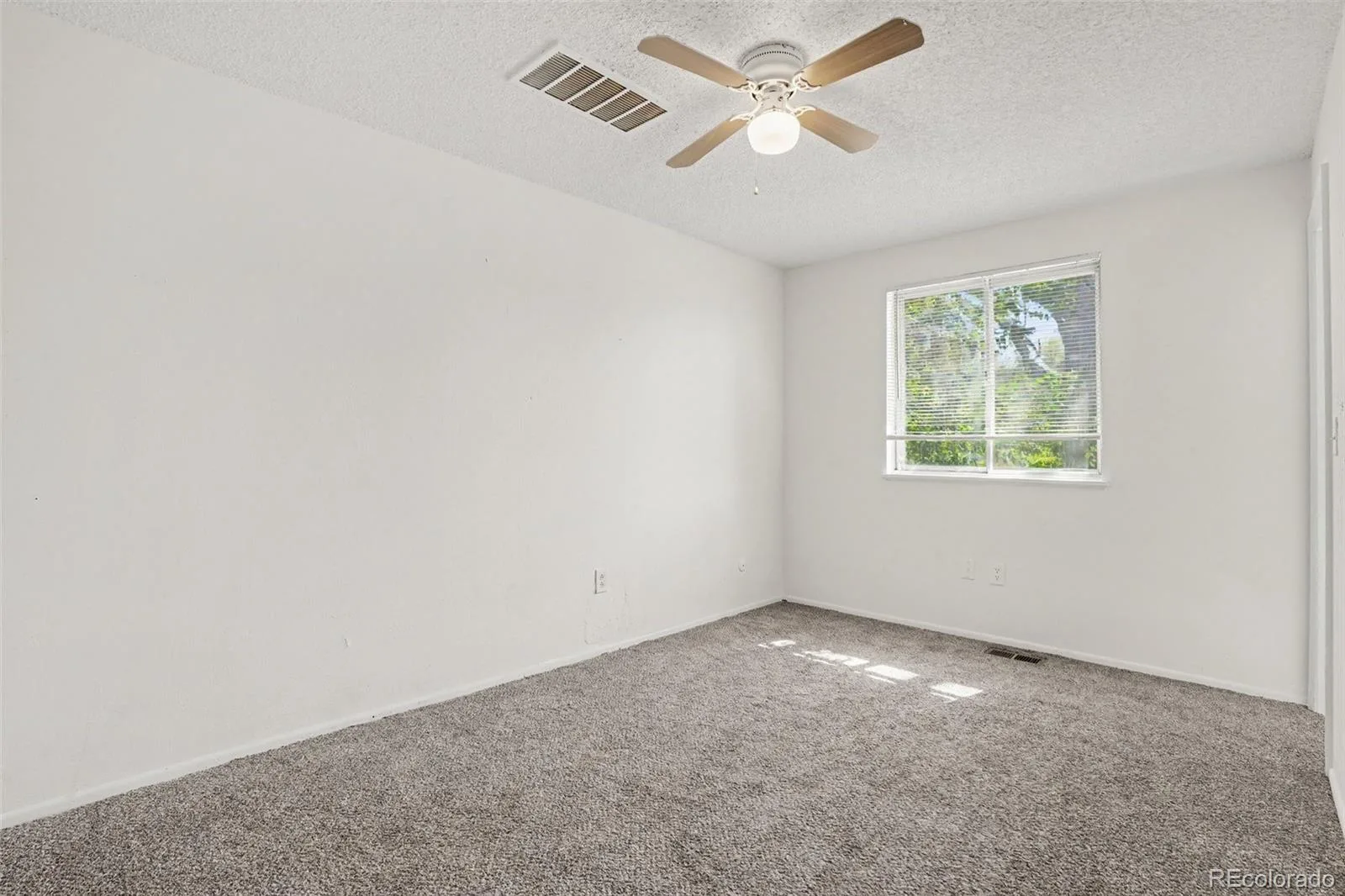 3034 S Laredo Circle Aurora CO 80013 | MLS #REC8969928 07282026013627 1600 2