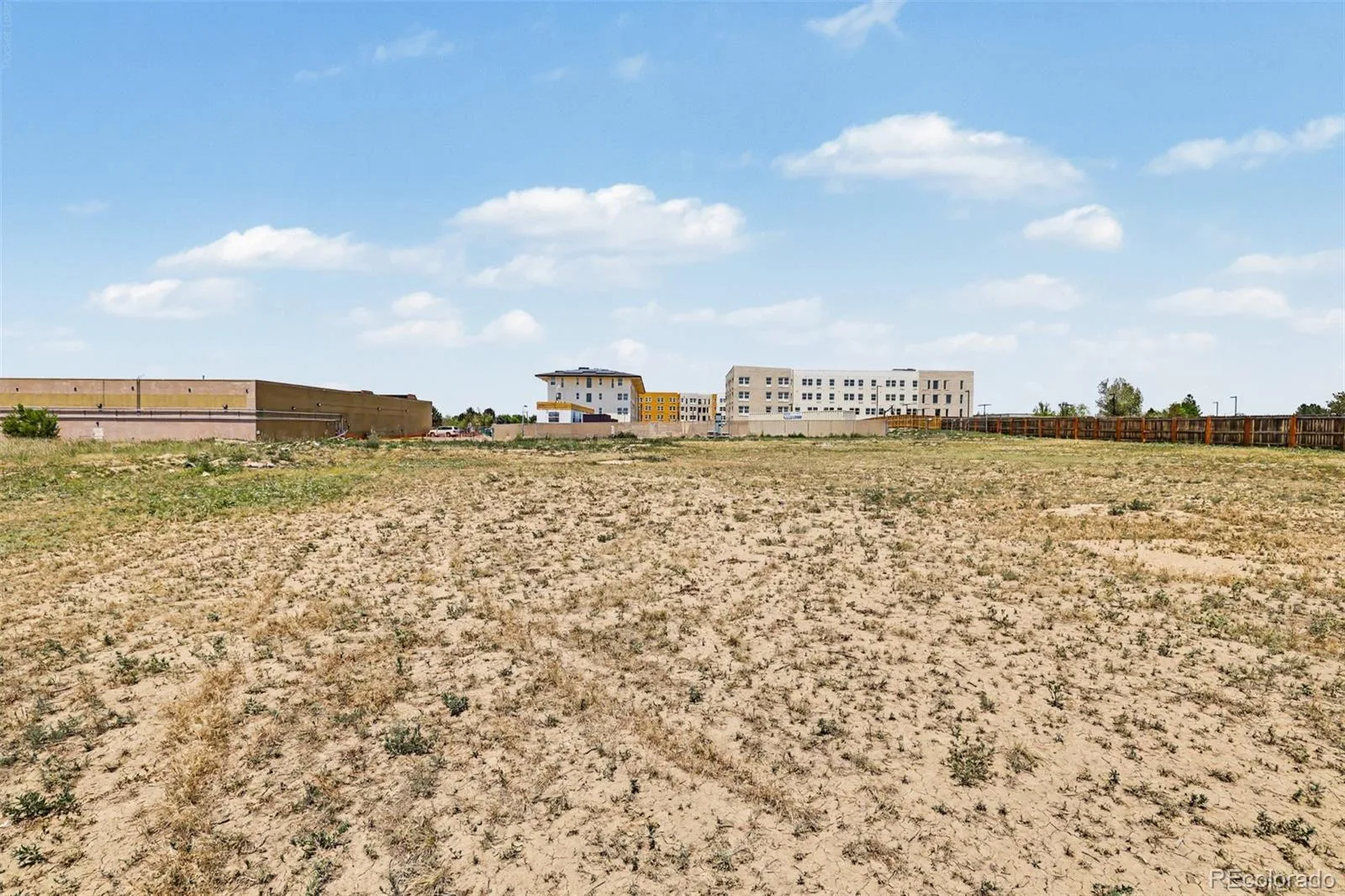 E Centretech Parkway Aurora CO 80011 | MLS #REC8973796 07102026162227 1600 9