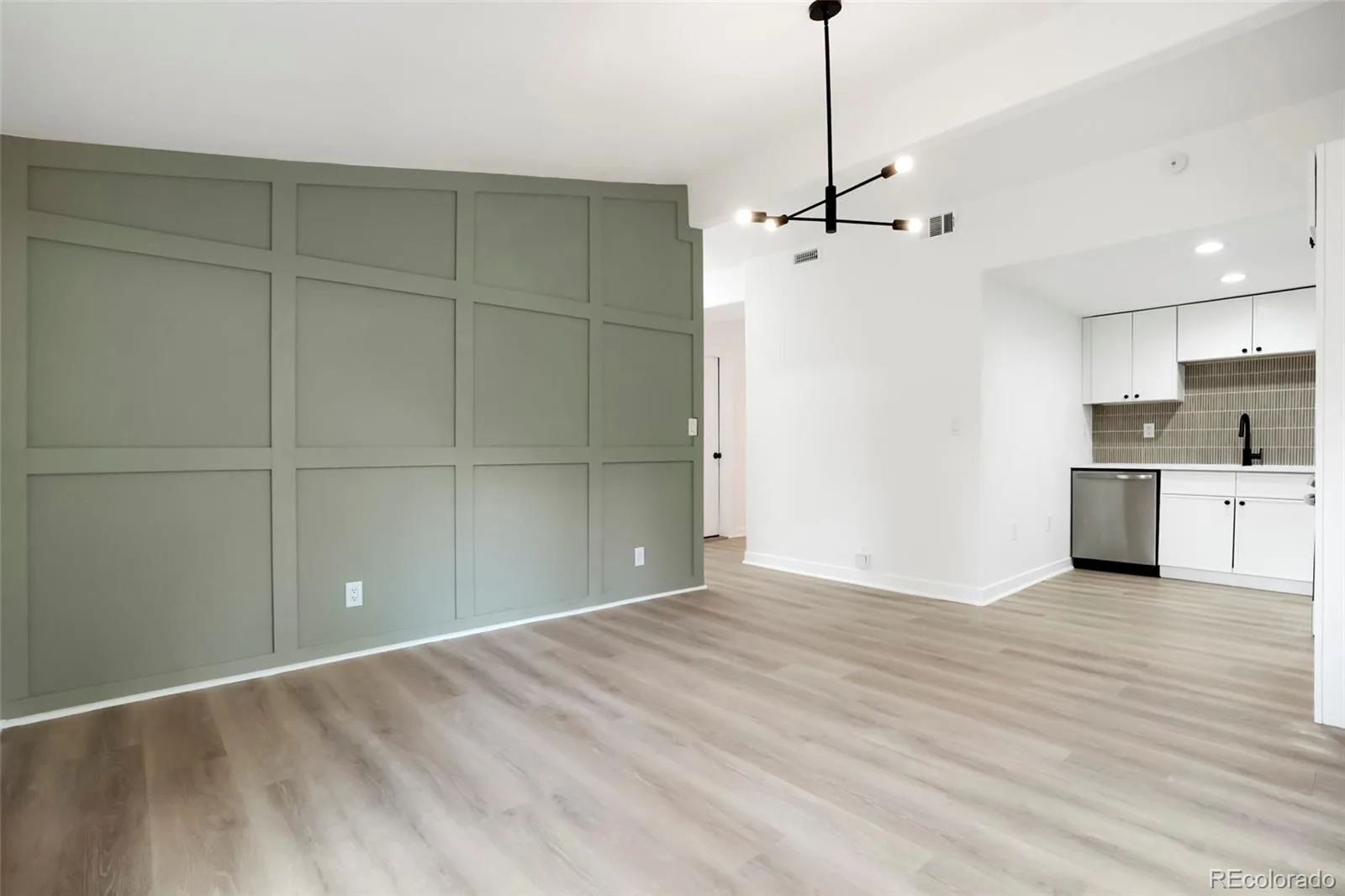 2112 9th Avenue Longmont CO 80501 | MLS #REC8979700 08212026205536 1600 30